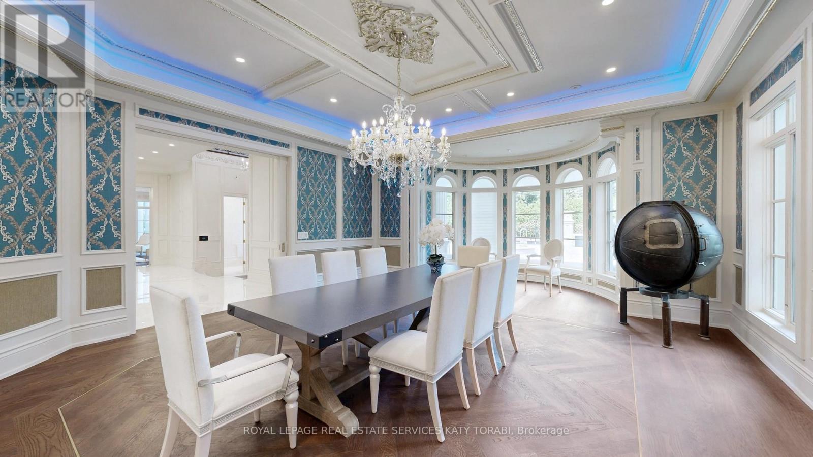 












8 HIGH POINT ROAD

,
Toronto,




Ontario
M3B2A4

