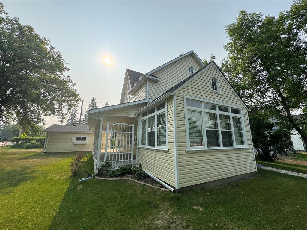 












7 GLENWOOD Street S

,
Souris,




Manitoba
R0K2C0

