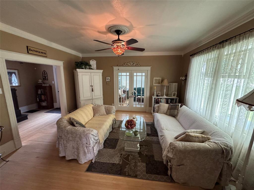 












7 GLENWOOD Street S

,
Souris,




Manitoba
R0K2C0

