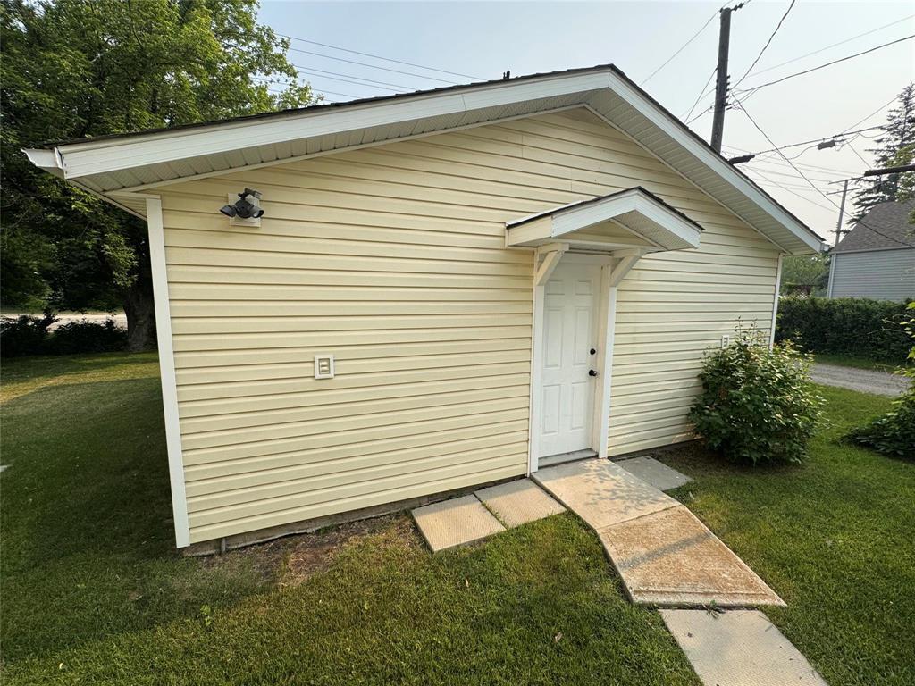 












7 GLENWOOD Street S

,
Souris,




Manitoba
R0K2C0

