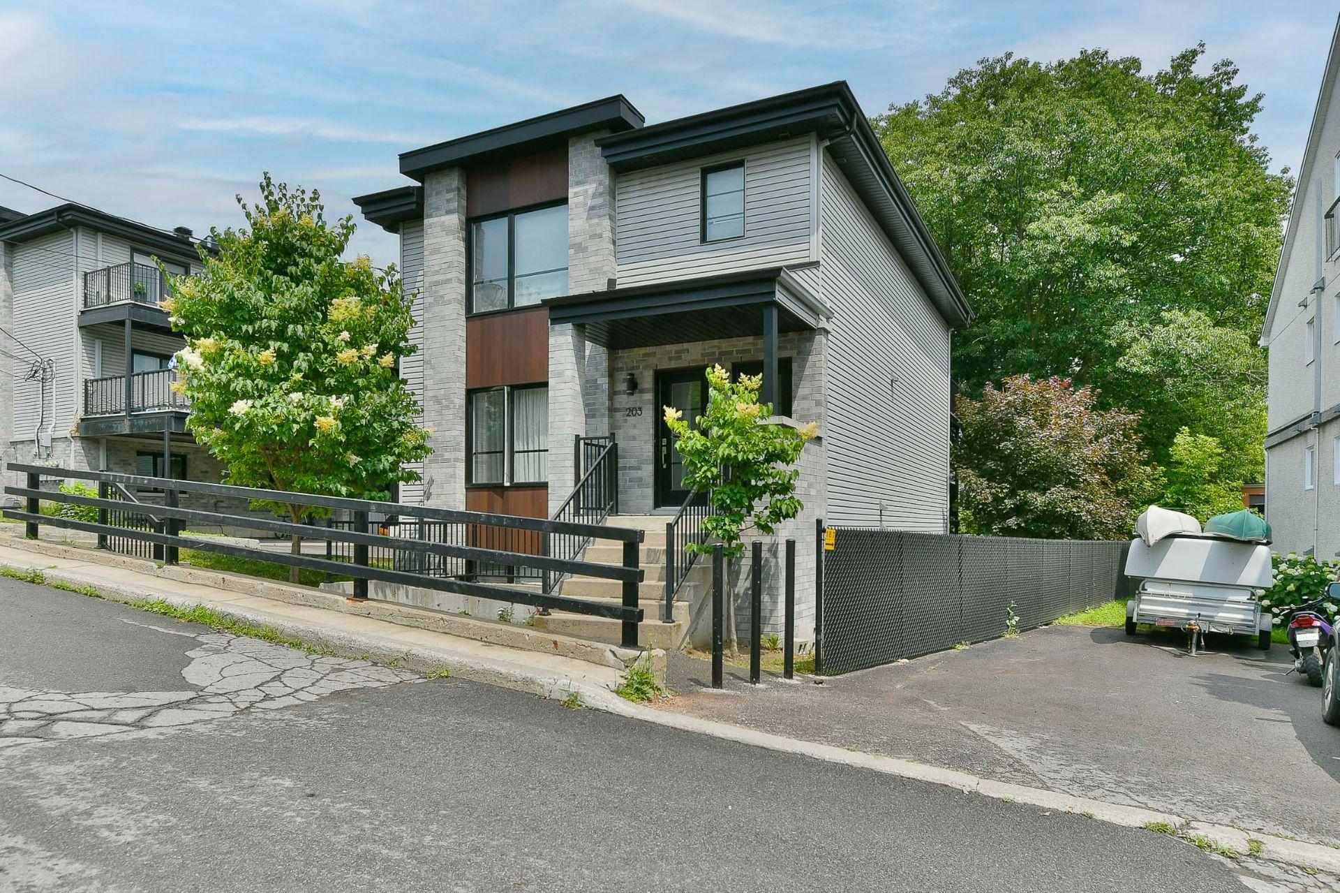 









199

 - 207


Boul. de Terrebonne

,
Terrebonne (Terrebonne),




QC
J6W6H7

