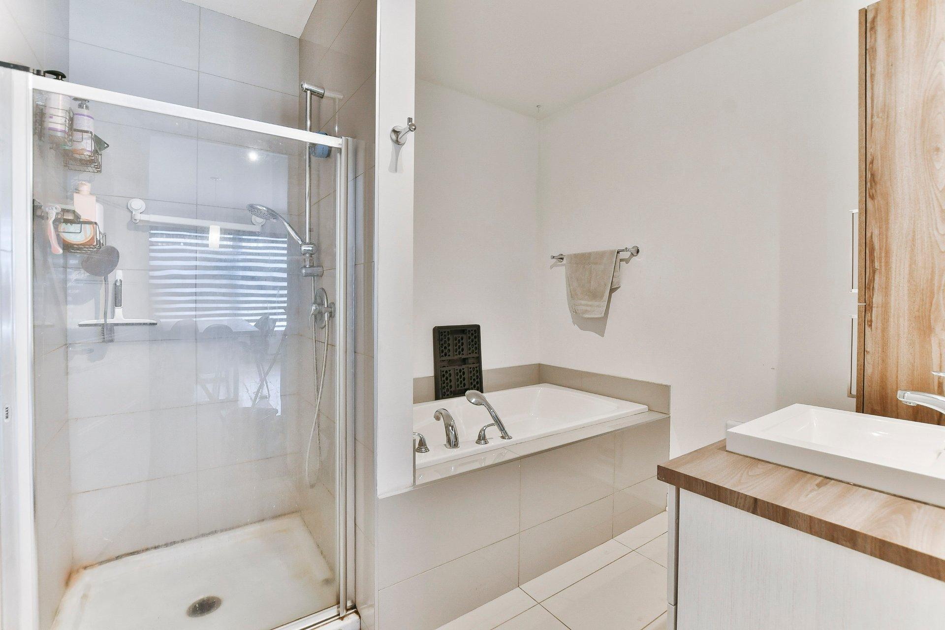 









199

 - 207


Boul. de Terrebonne

,
Terrebonne (Terrebonne),




QC
J6W6H7

