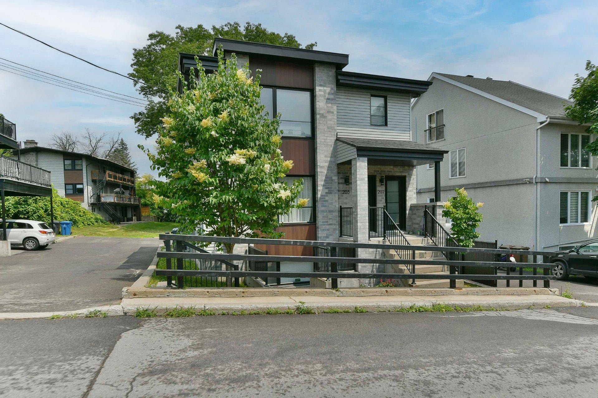 









199

 - 207


Boul. de Terrebonne

,
Terrebonne (Terrebonne),




QC
J6W6H7

