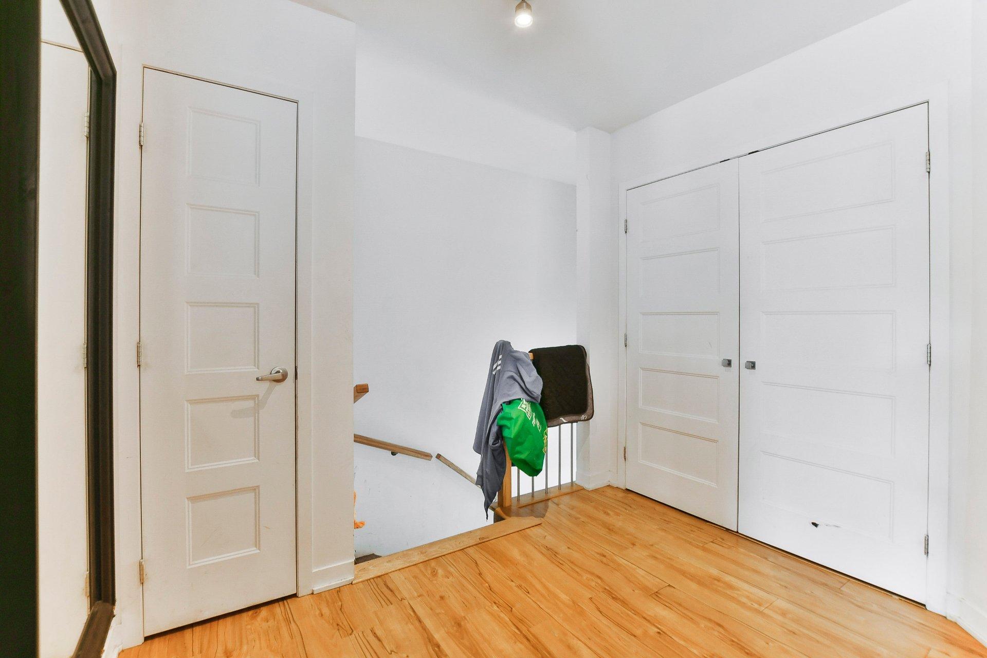 









199

 - 207


Boul. de Terrebonne

,
Terrebonne (Terrebonne),




QC
J6W6H7

