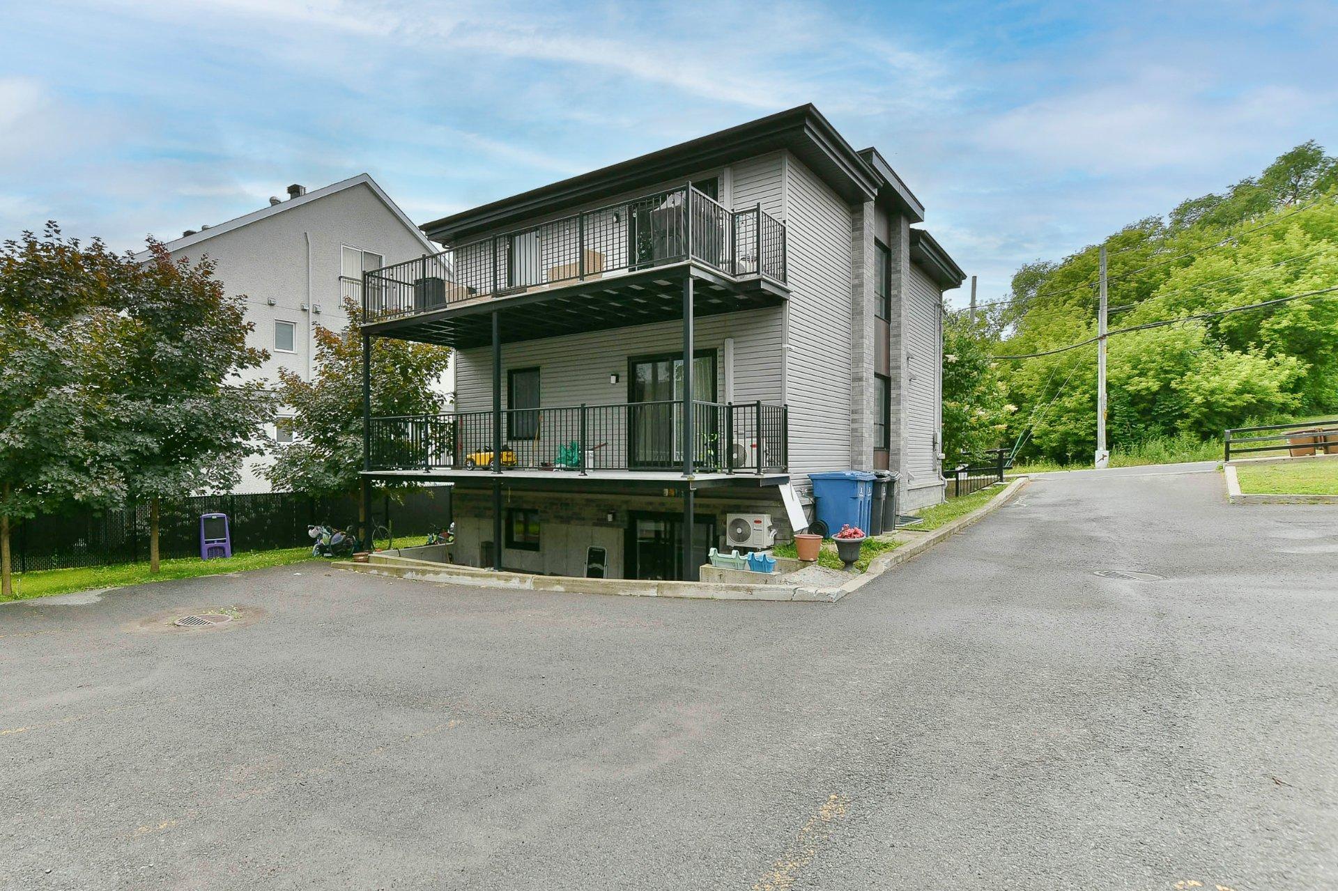 









199

 - 207


Boul. de Terrebonne

,
Terrebonne (Terrebonne),




QC
J6W6H7

