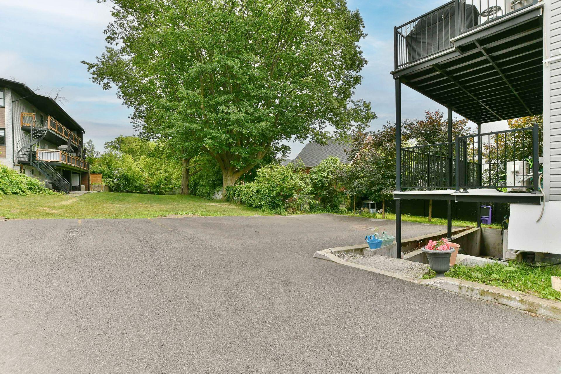 









199

 - 207


Boul. de Terrebonne

,
Terrebonne (Terrebonne),




QC
J6W6H7

