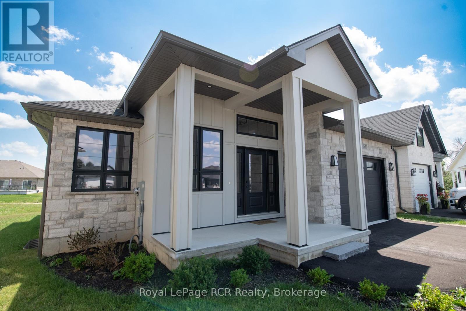 












157 JACK'S WAY

,
Wellington North (Mount Forest),




Ontario
N0G2L4

