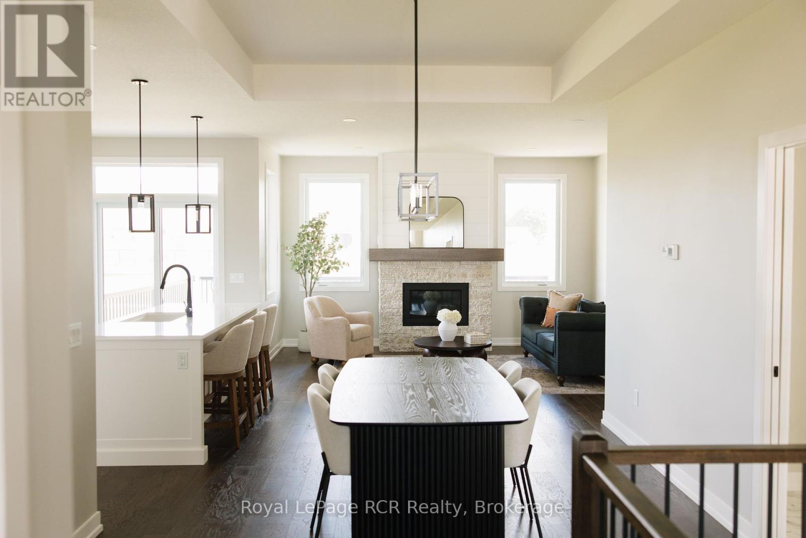 












157 JACK'S WAY

,
Wellington North (Mount Forest),




Ontario
N0G2L4

