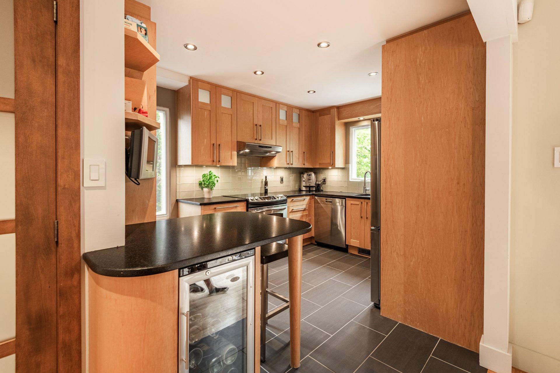 









355


Rue Corot

,
Montréal (Verdun/Île-des-Soeurs),




QC
H3E1K8

