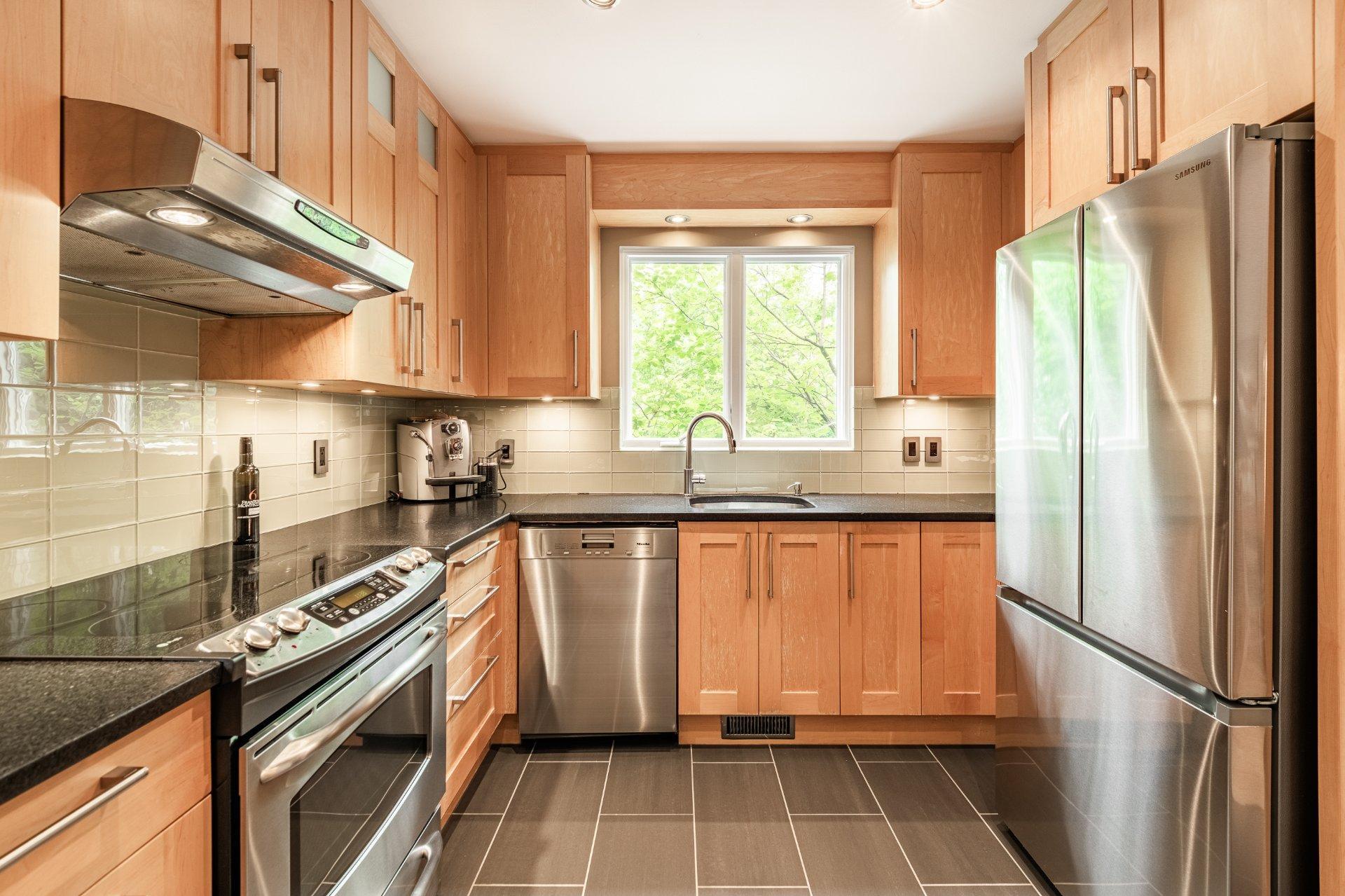 









355


Rue Corot

,
Montréal (Verdun/Île-des-Soeurs),




QC
H3E1K8

