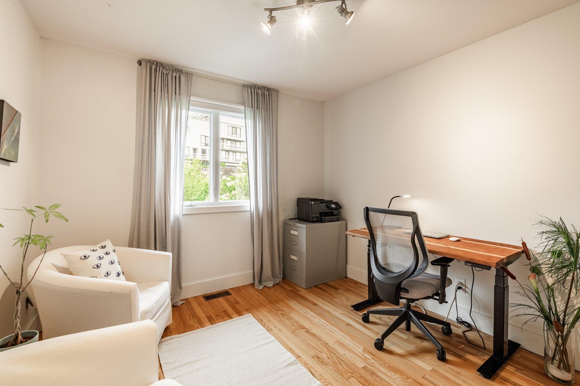 









355


Rue Corot

,
Montréal (Verdun/Île-des-Soeurs),




QC
H3E1K8

