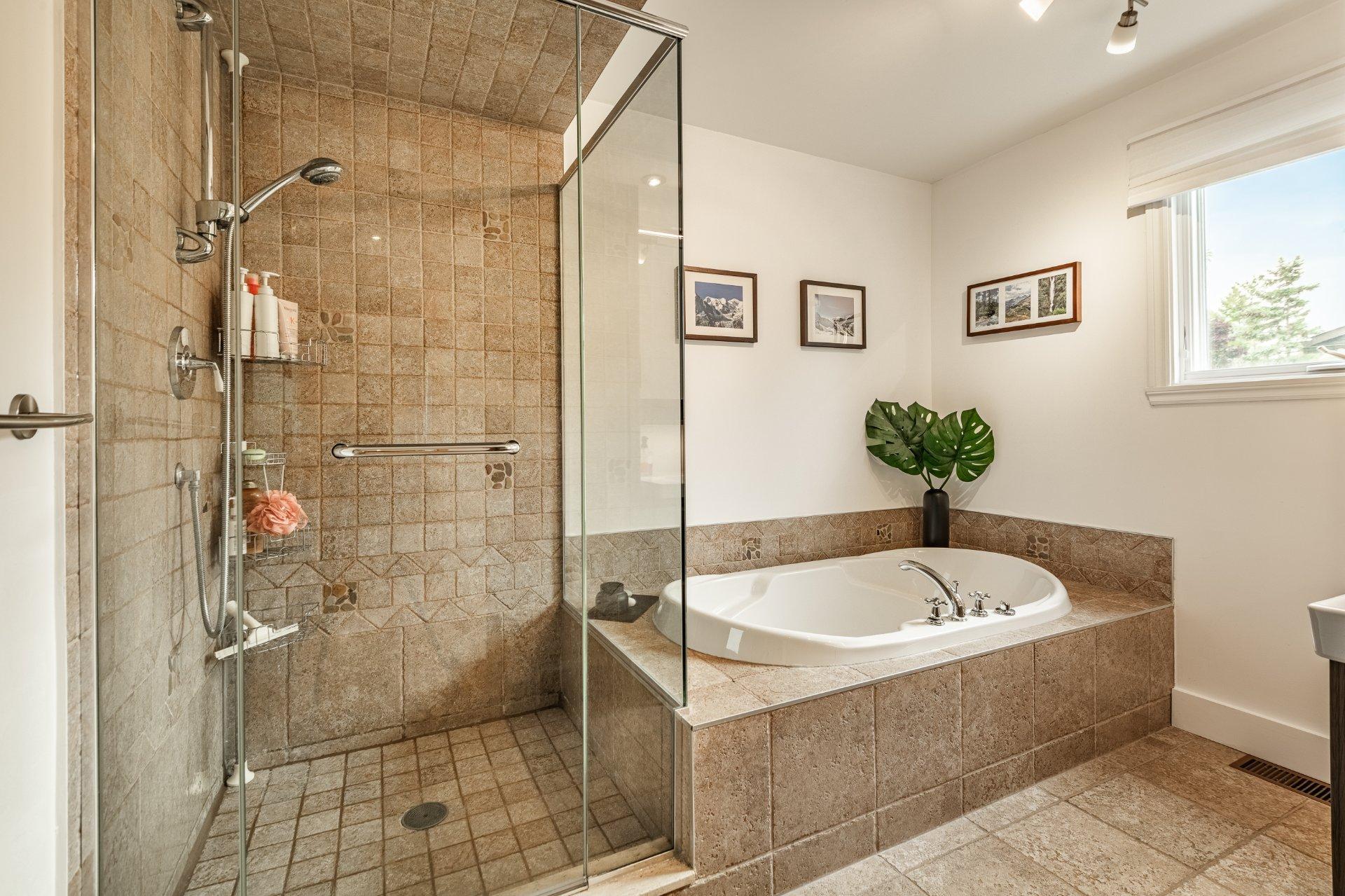









355


Rue Corot

,
Montréal (Verdun/Île-des-Soeurs),




QC
H3E1K8

