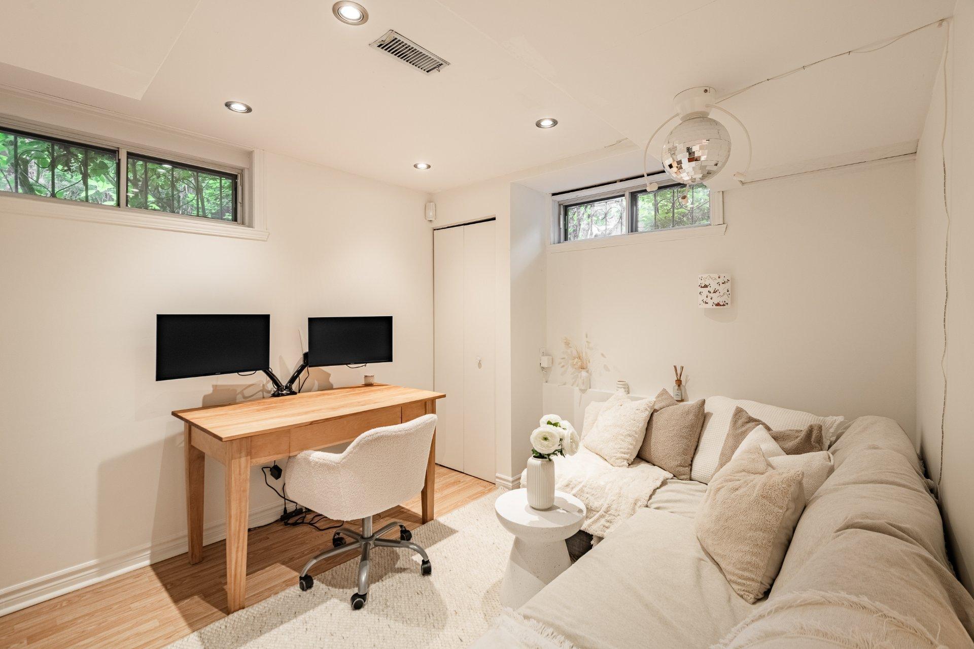 









355


Rue Corot

,
Montréal (Verdun/Île-des-Soeurs),




QC
H3E1K8

