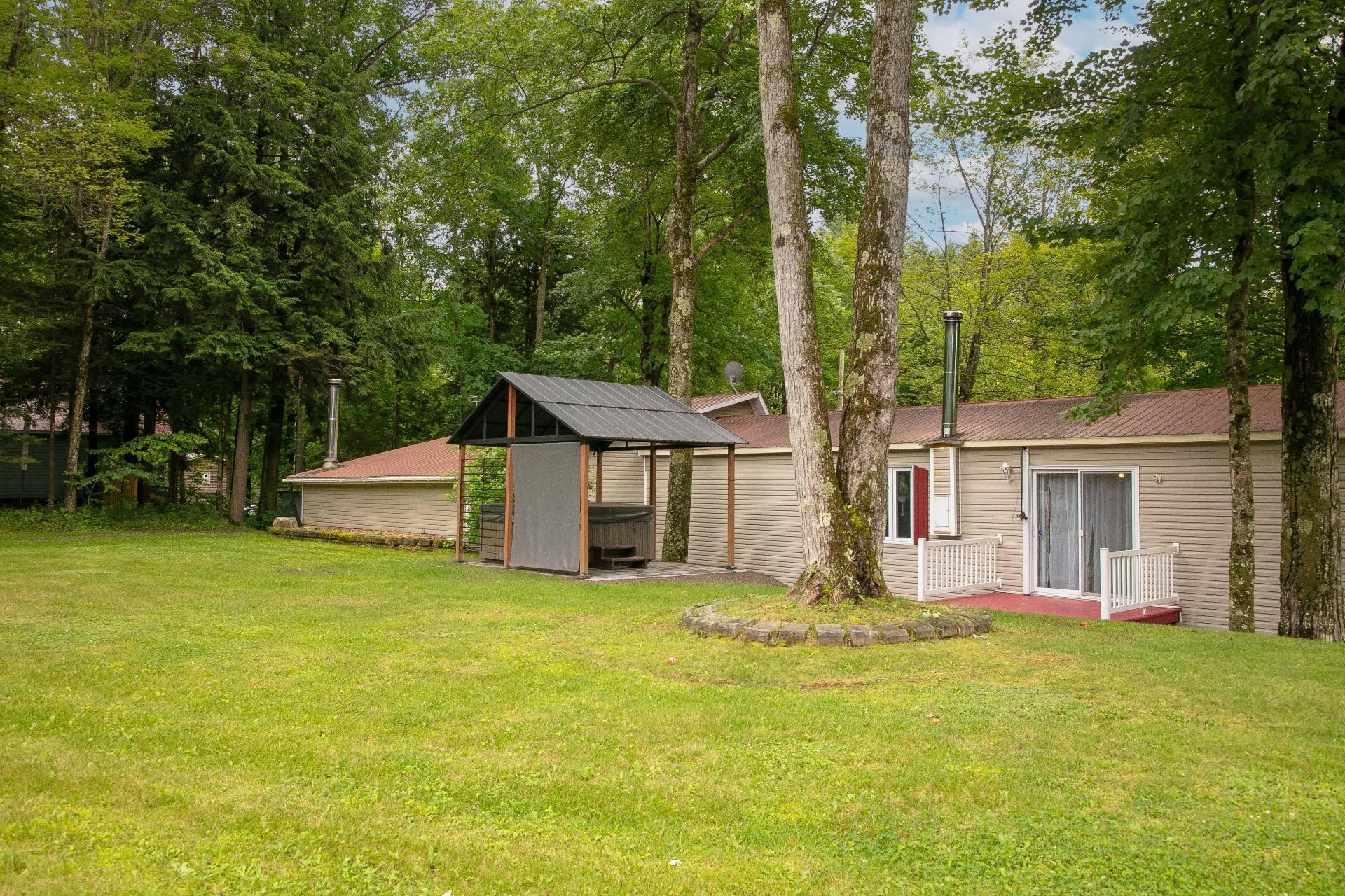 









100

 - 103


Ch. de la Rive

,
Compton,




QC
J0B1L0

