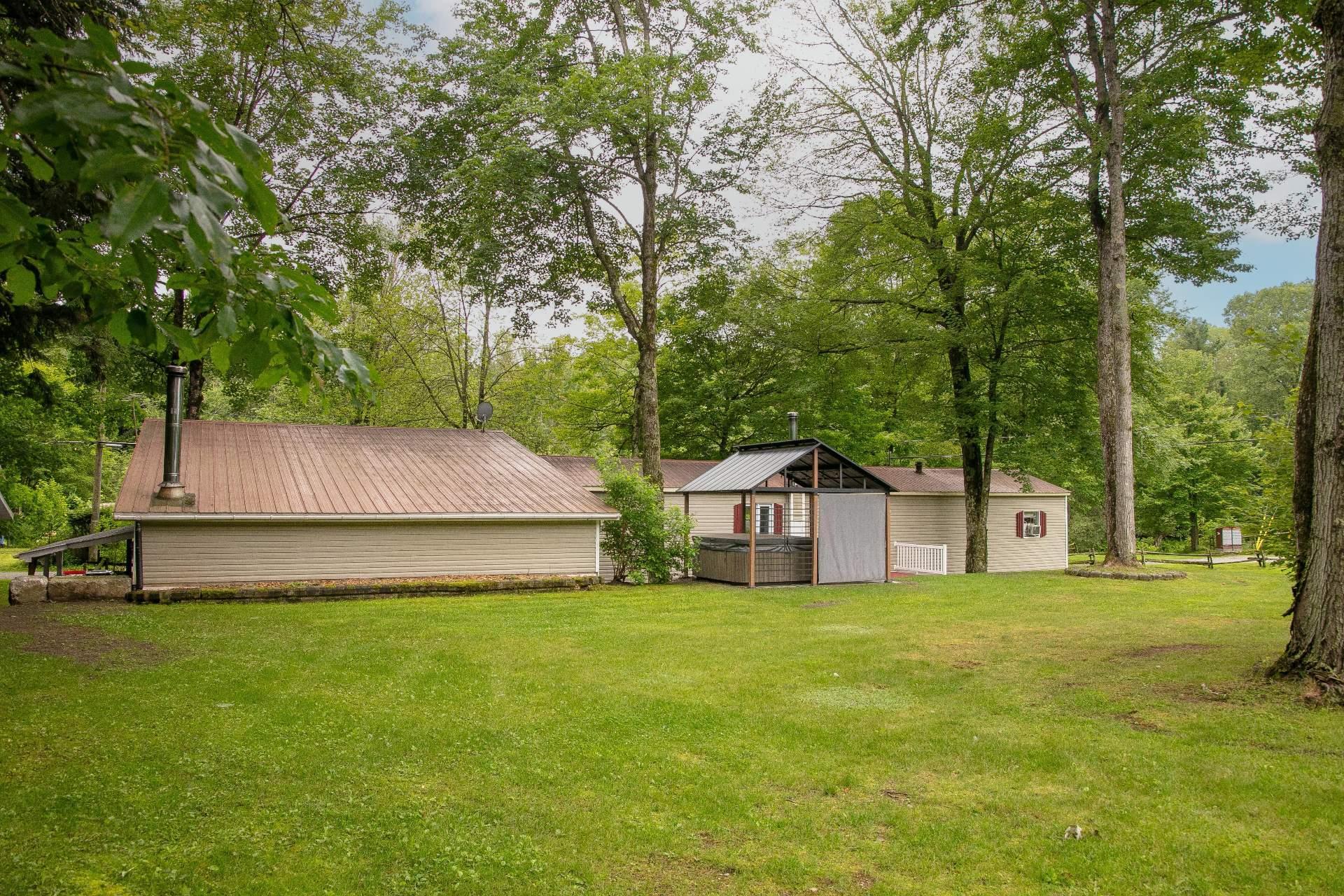 









100

 - 103


Ch. de la Rive

,
Compton,




QC
J0B1L0


