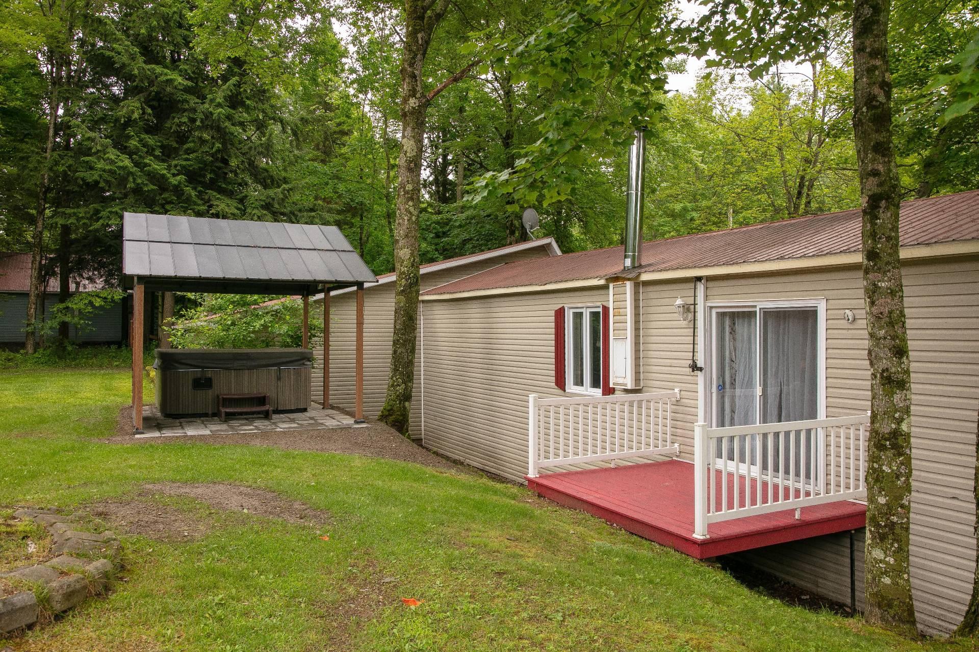 









100

 - 103


Ch. de la Rive

,
Compton,




QC
J0B1L0

