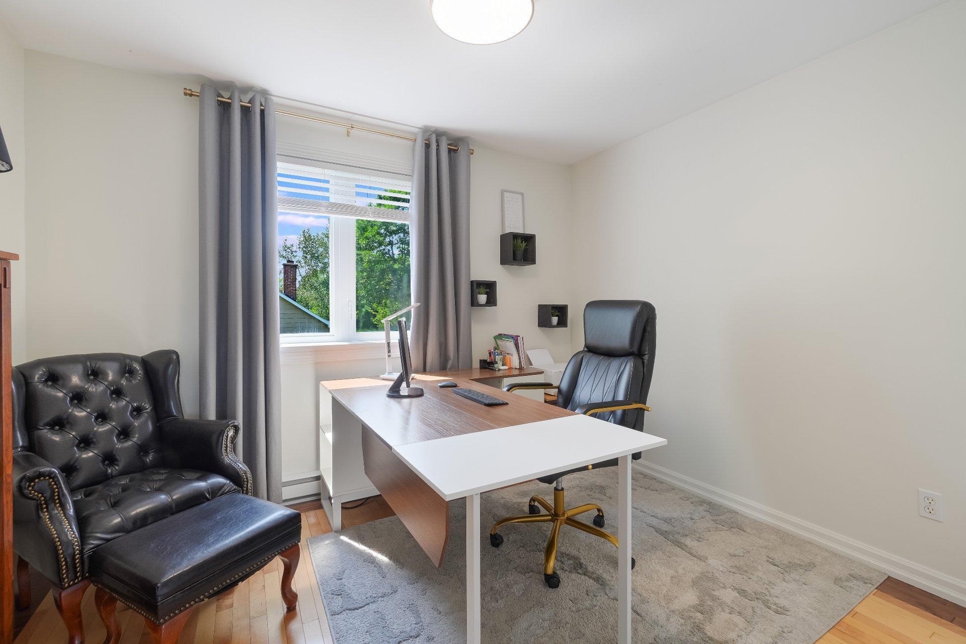 









3431


Rue Colombe

,
Sherbrooke (Brompton/Rock Forest/Saint-Élie/Deauville),




QC
J1N2Y6

