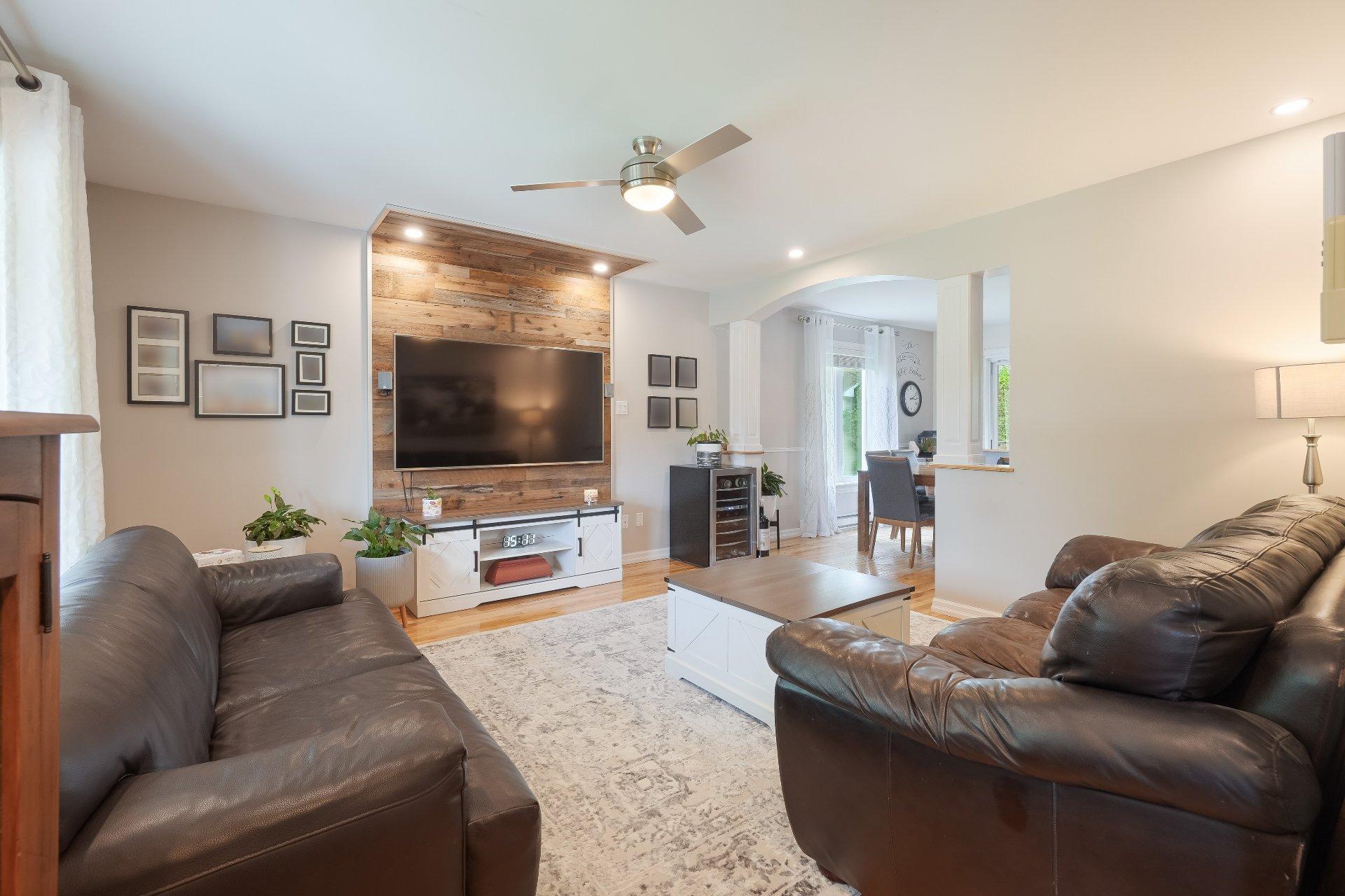 









3431


Rue Colombe

,
Sherbrooke (Brompton/Rock Forest/Saint-Élie/Deauville),




QC
J1N2Y6


