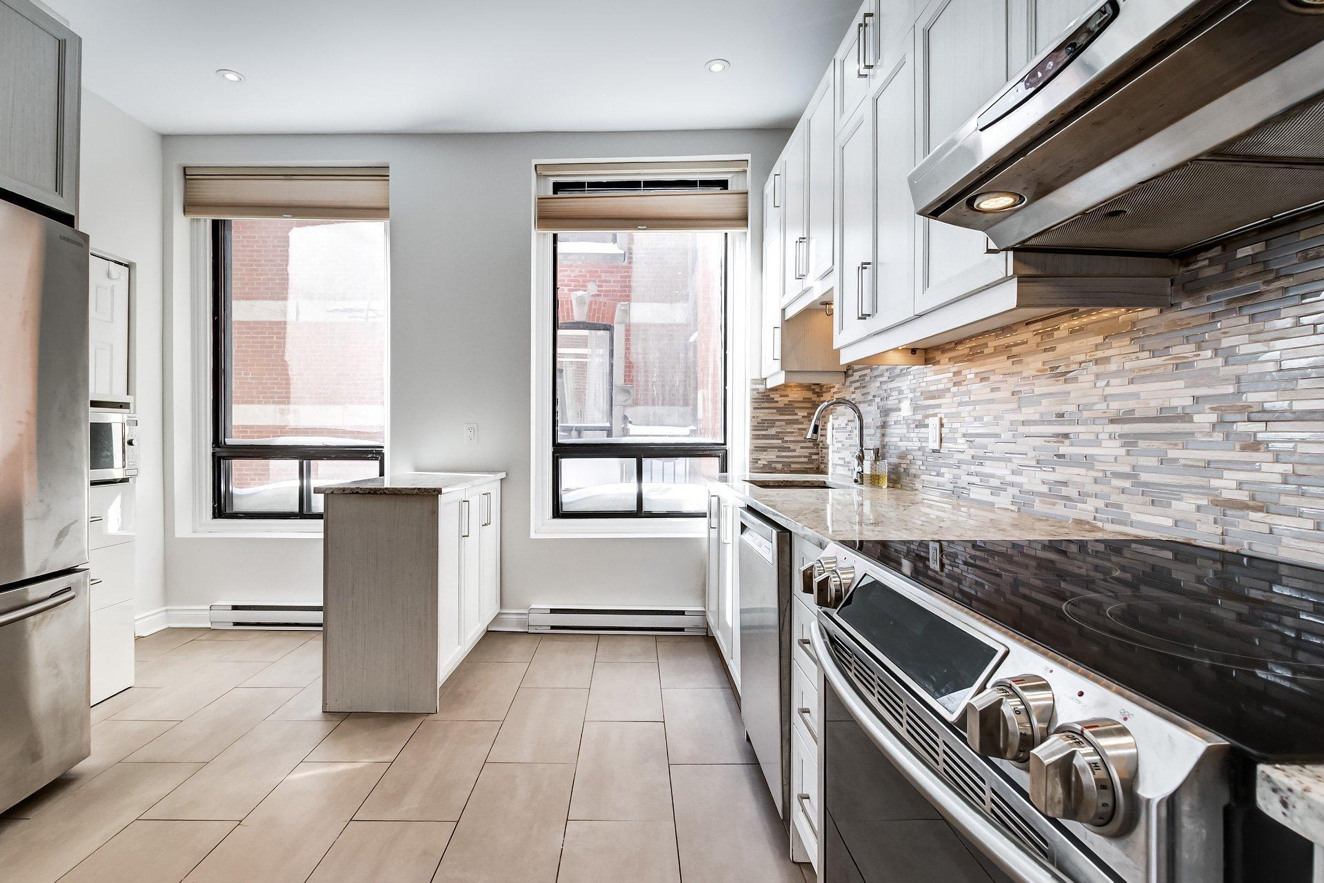 









4633Z


Rue Sherbrooke O.

,
Westmount,




QC
H3G1Z2

