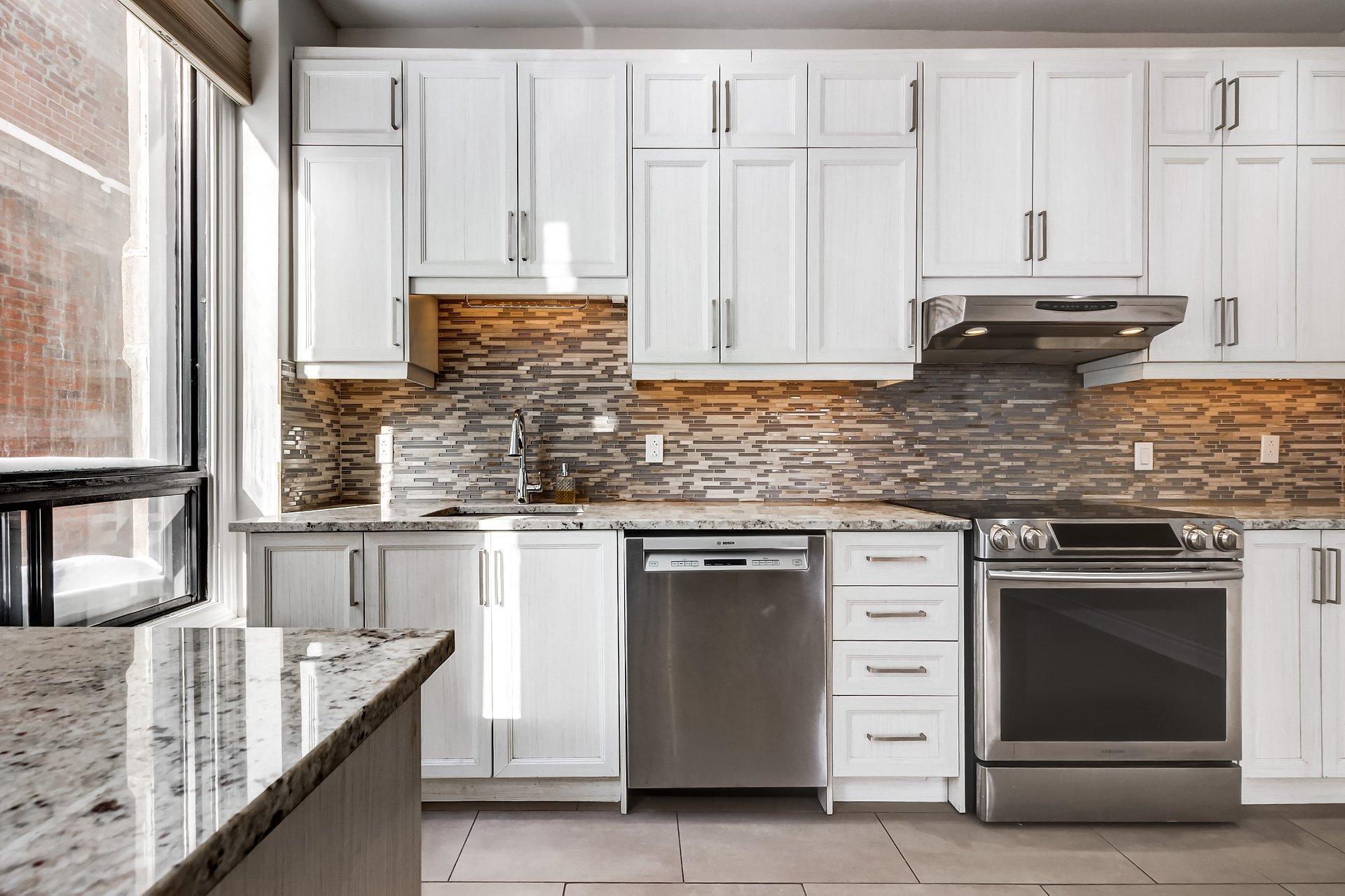 









4633Z


Rue Sherbrooke O.

,
Westmount,




QC
H3G1Z2

