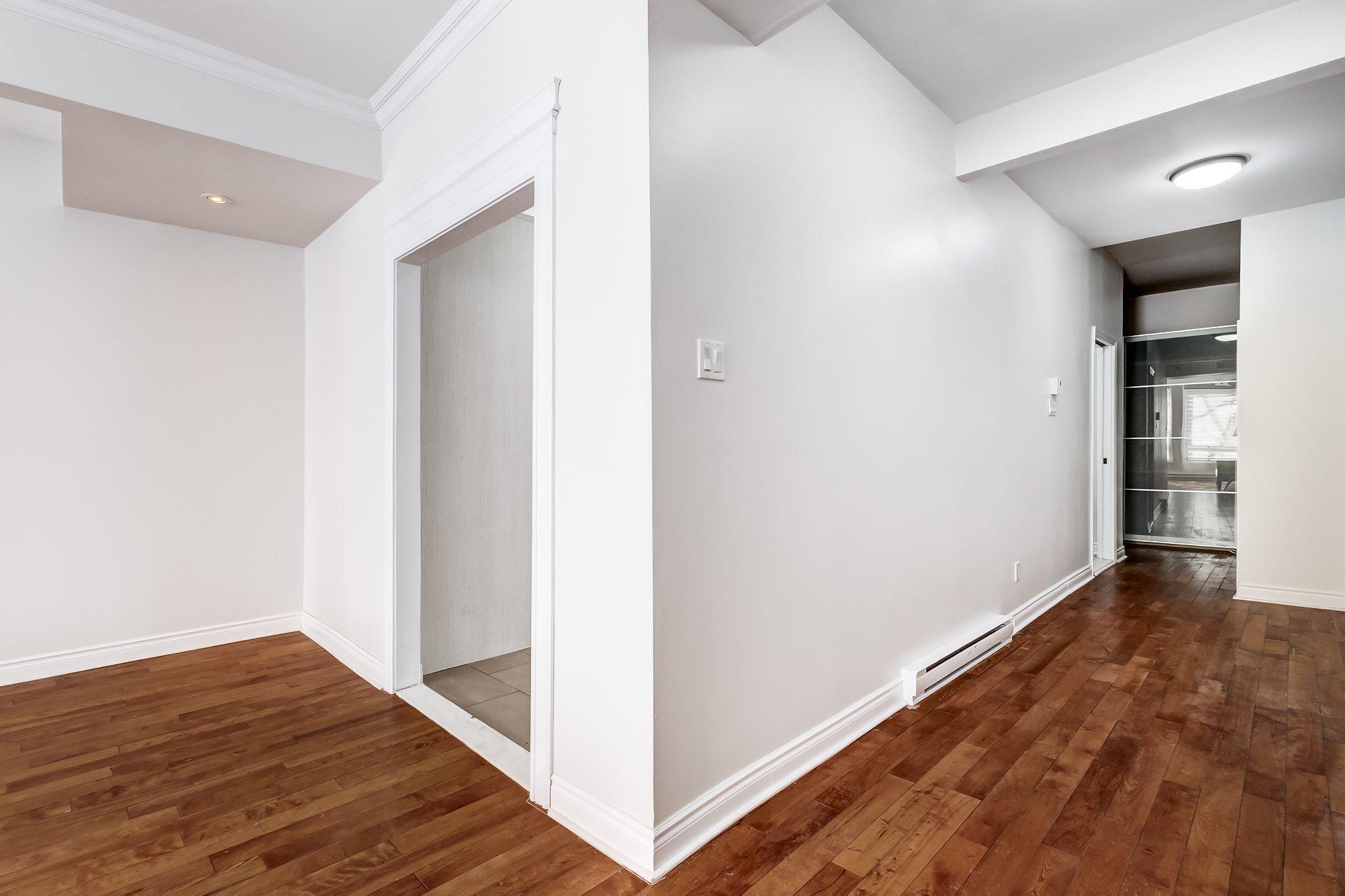 









4633Z


Rue Sherbrooke O.

,
Westmount,




QC
H3G1Z2

