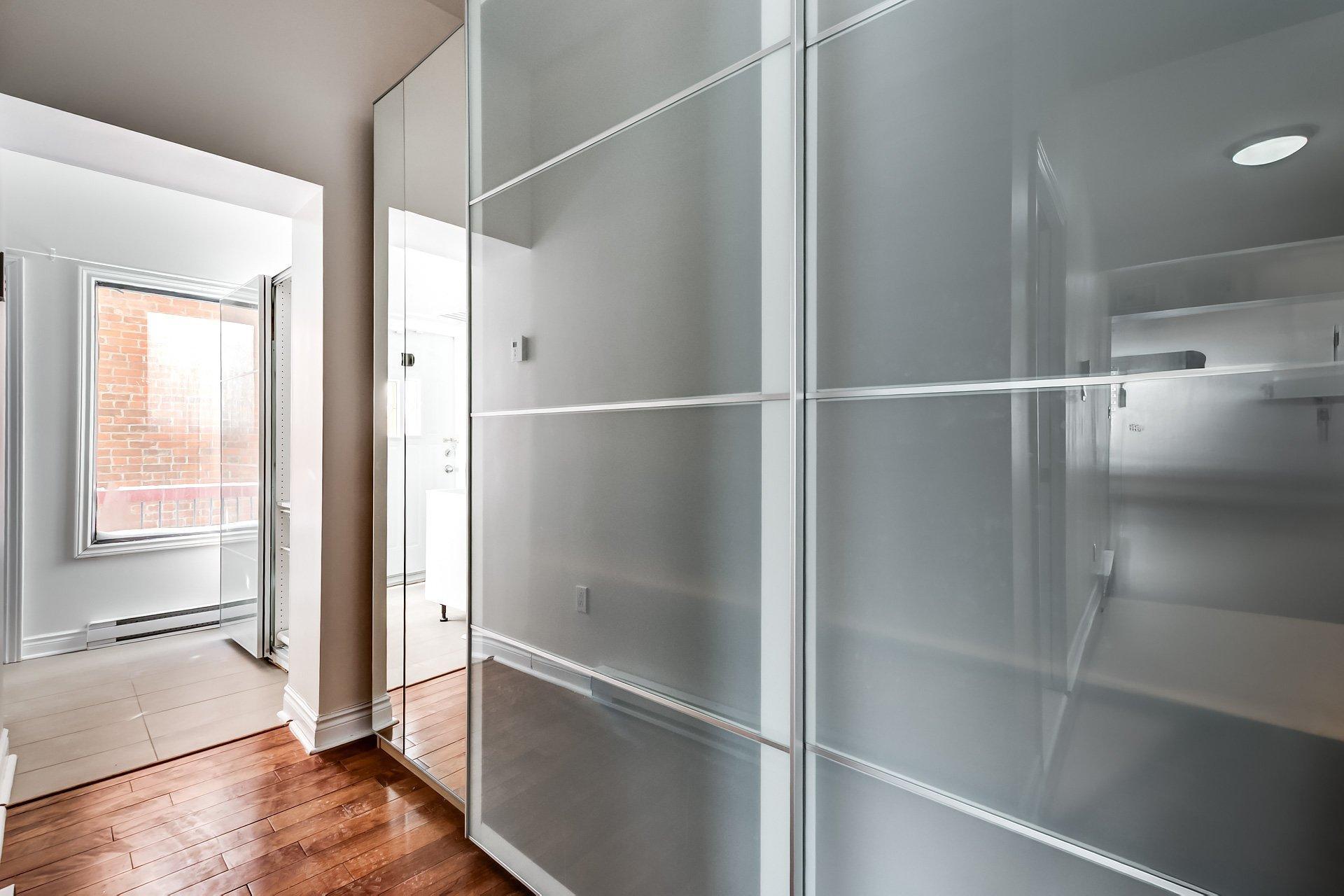 









4633Z


Rue Sherbrooke O.

,
Westmount,




QC
H3G1Z2

