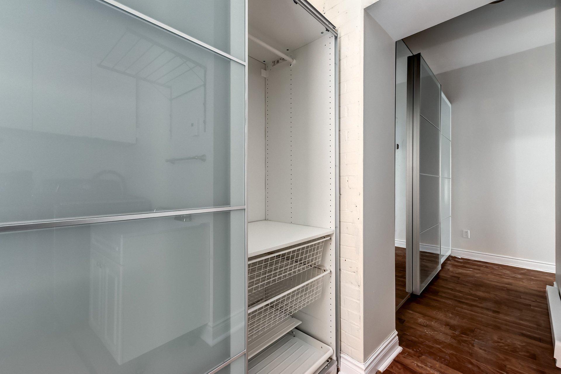 









4633Z


Rue Sherbrooke O.

,
Westmount,




QC
H3G1Z2


