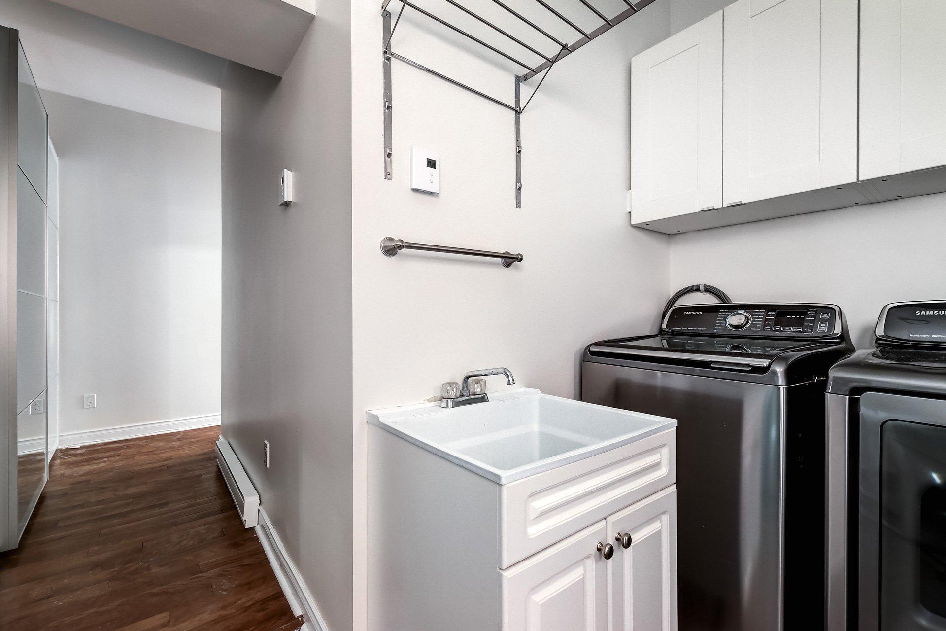 









4633Z


Rue Sherbrooke O.

,
Westmount,




QC
H3G1Z2

