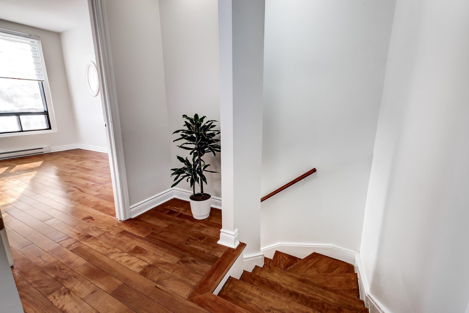 









4633Z


Rue Sherbrooke O.

,
Westmount,




QC
H3G1Z2

