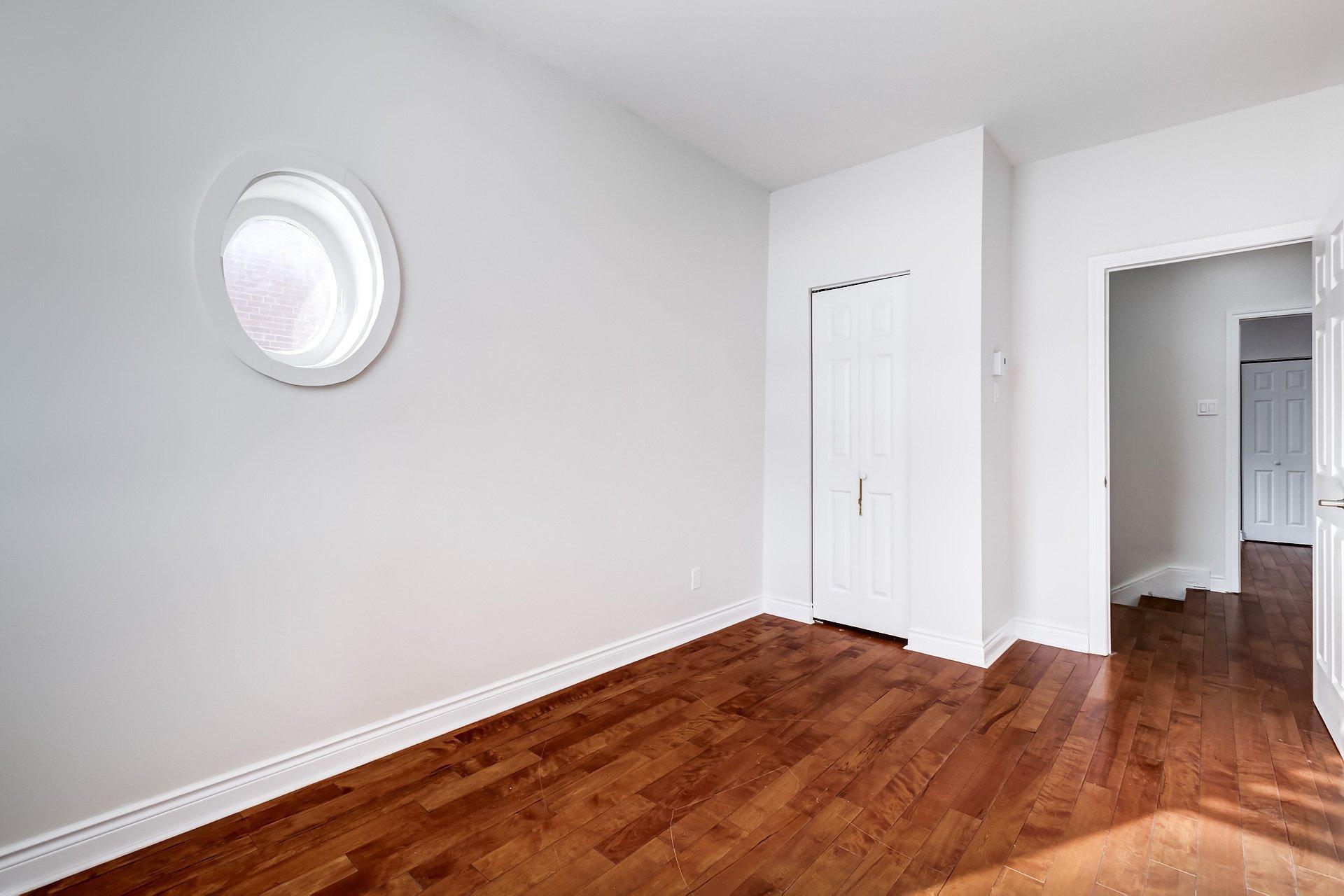 









4633Z


Rue Sherbrooke O.

,
Westmount,




QC
H3G1Z2

