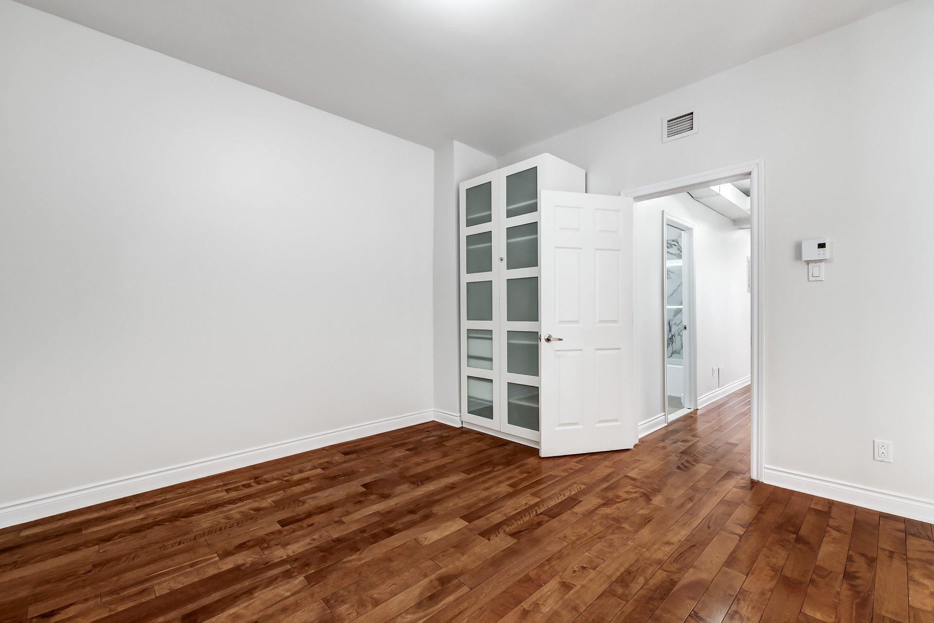 









4633Z


Rue Sherbrooke O.

,
Westmount,




QC
H3G1Z2

