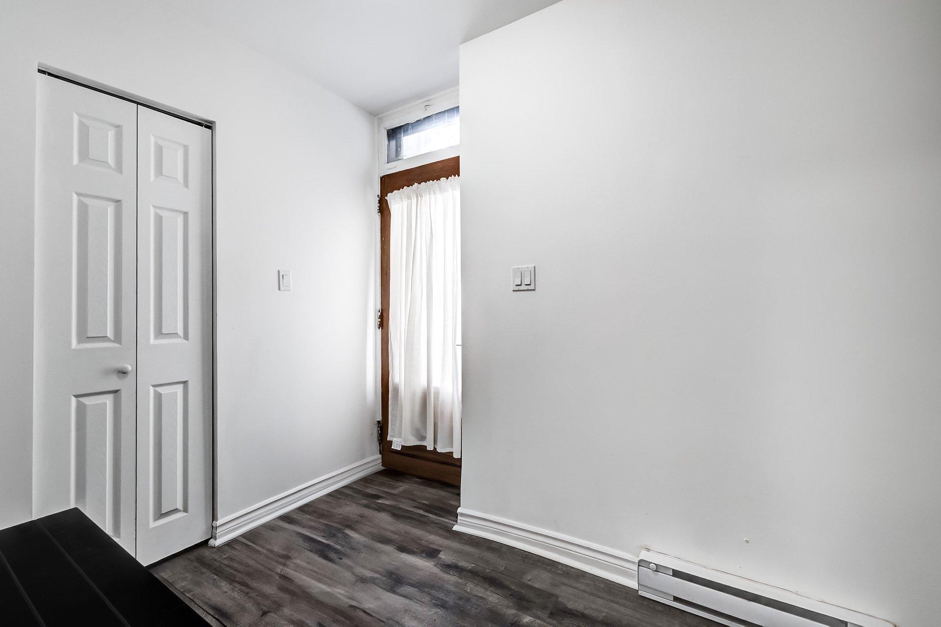 









4633Z


Rue Sherbrooke O.

,
Westmount,




QC
H3G1Z2

