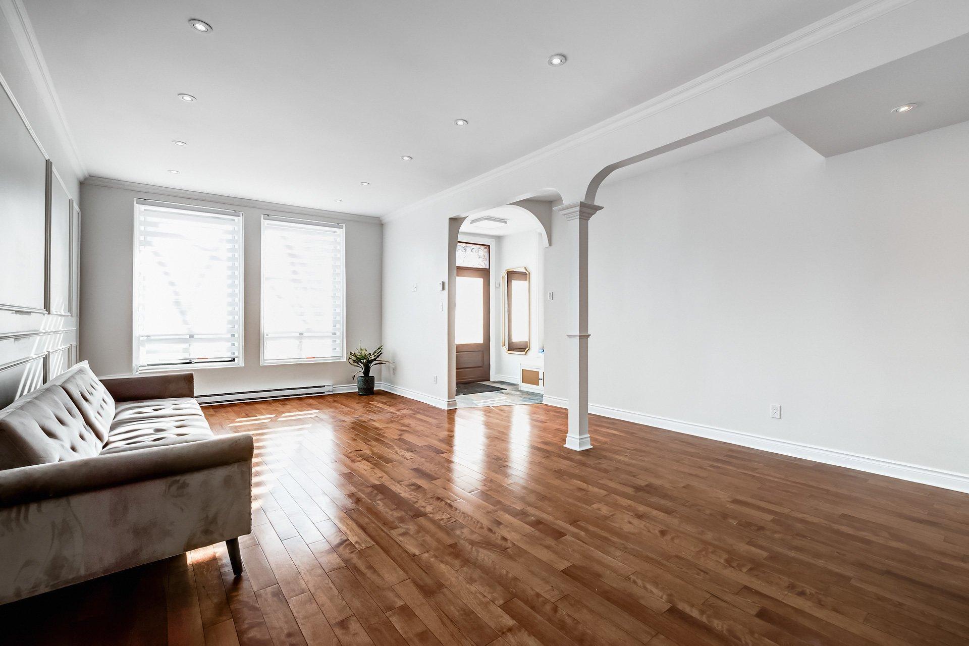 









4633Z


Rue Sherbrooke O.

,
Westmount,




QC
H3G1Z2

