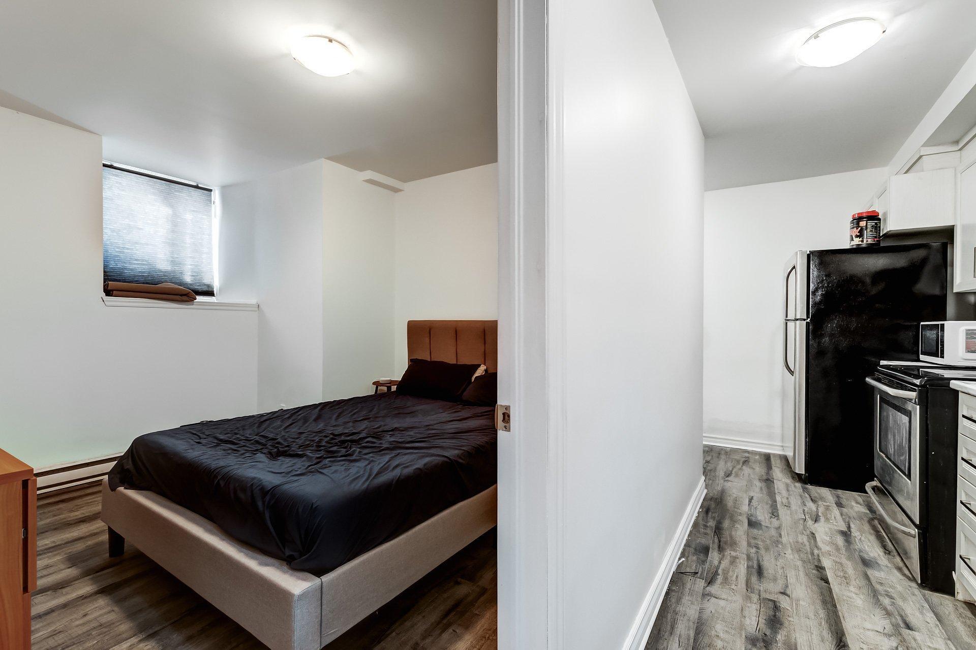 









4633Z


Rue Sherbrooke O.

,
Westmount,




QC
H3G1Z2


