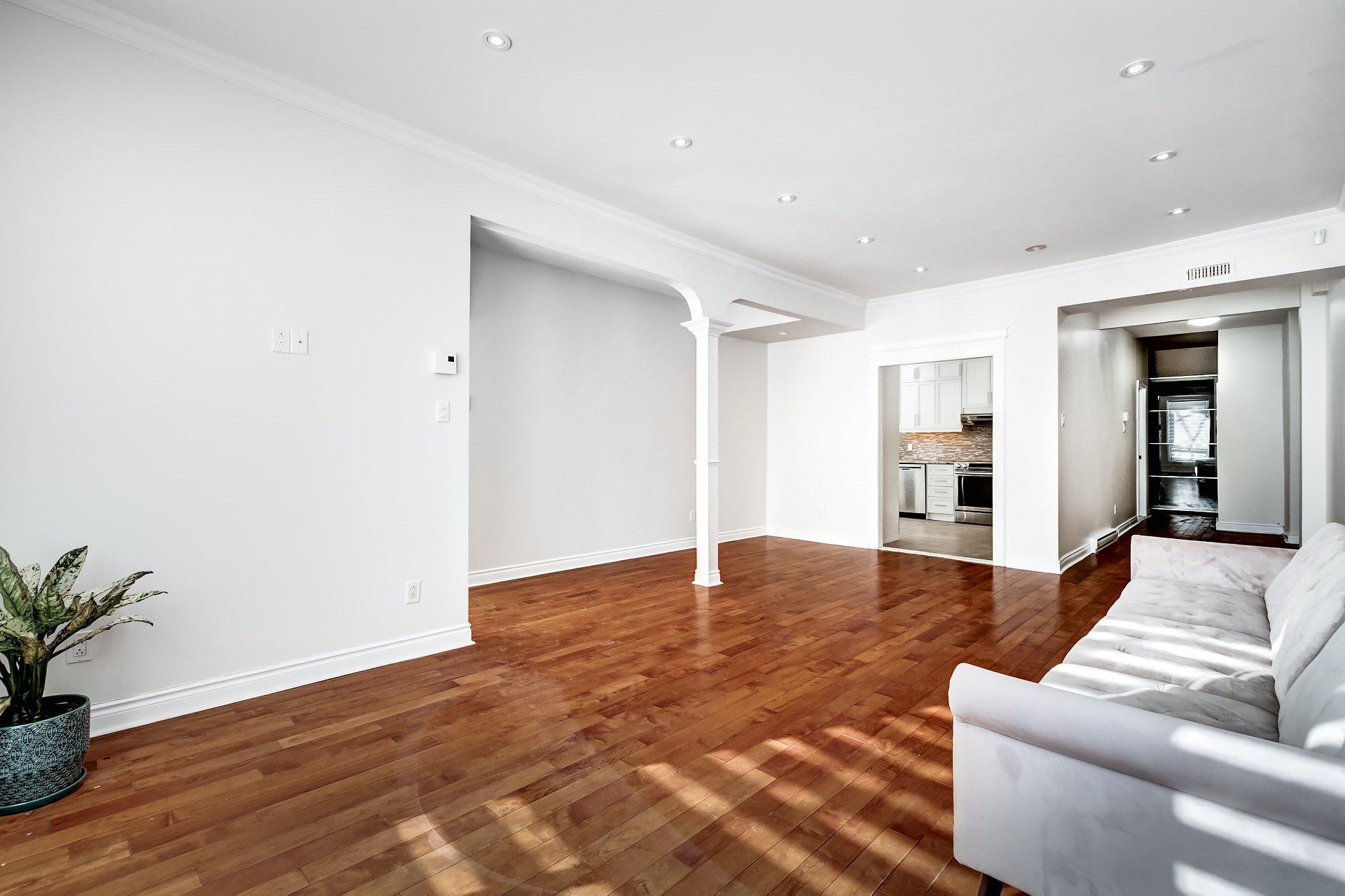 









4633Z


Rue Sherbrooke O.

,
Westmount,




QC
H3G1Z2

