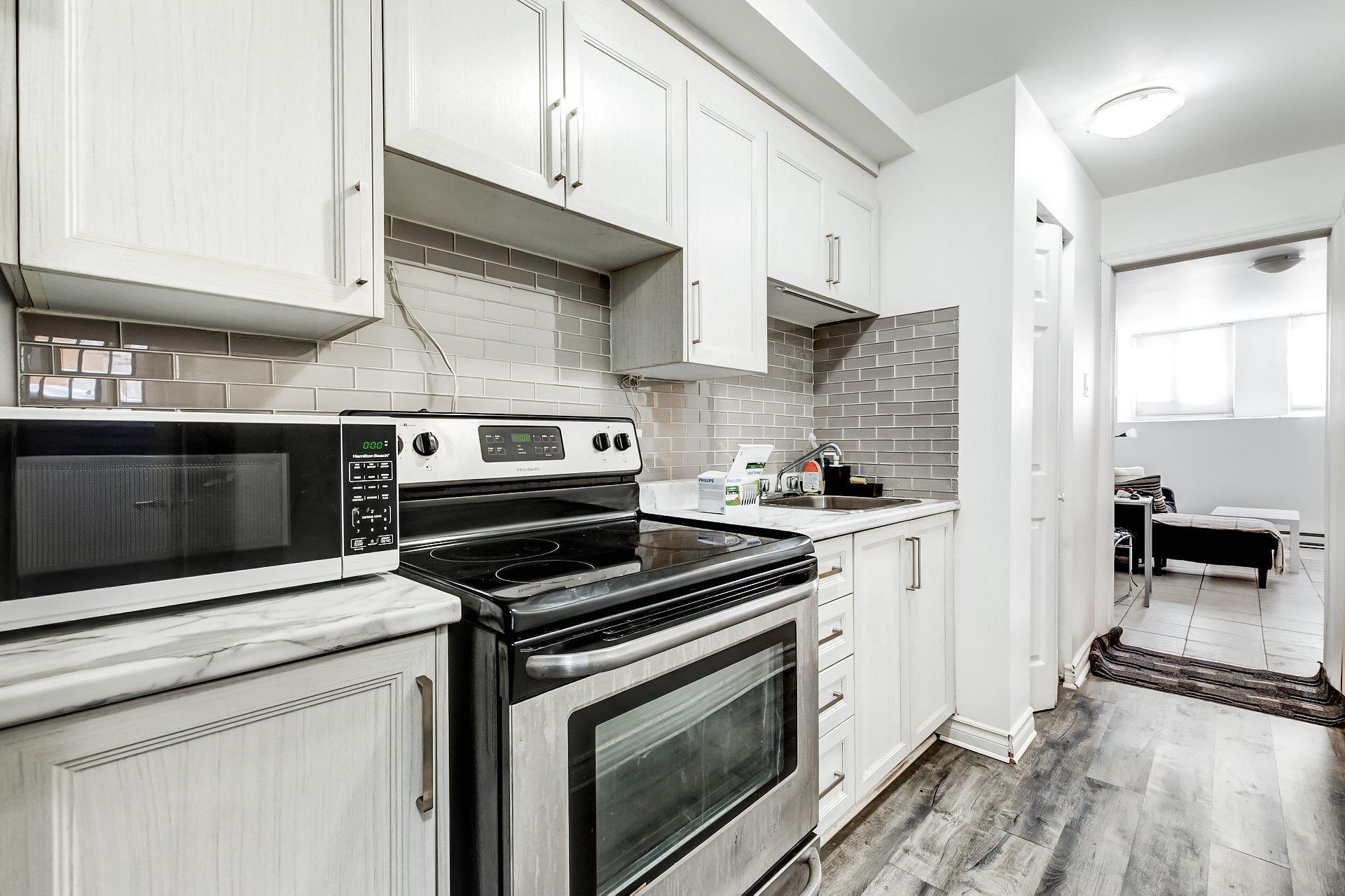 









4633Z


Rue Sherbrooke O.

,
Westmount,




QC
H3G1Z2

