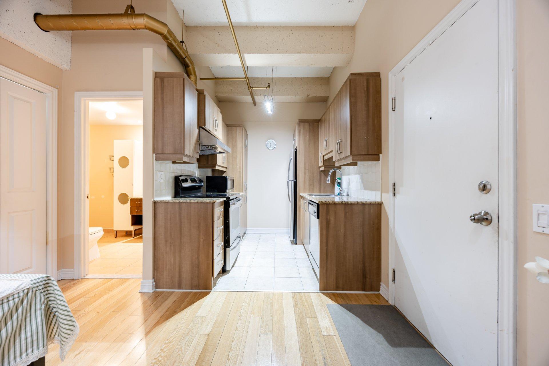 









1200


Rue St-Alexandre

, 119,
Montréal (Ville-Marie),




QC
H3B3H5

