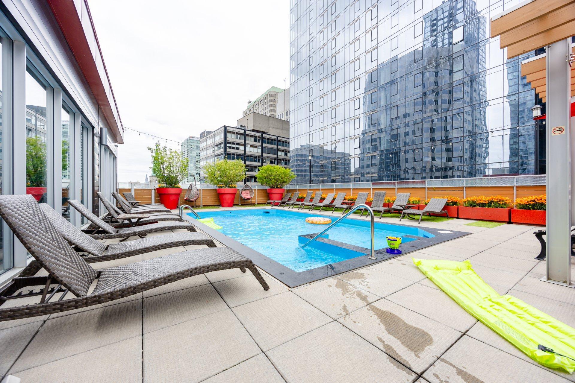 









1200


Rue St-Alexandre

, 119,
Montréal (Ville-Marie),




QC
H3B3H5

