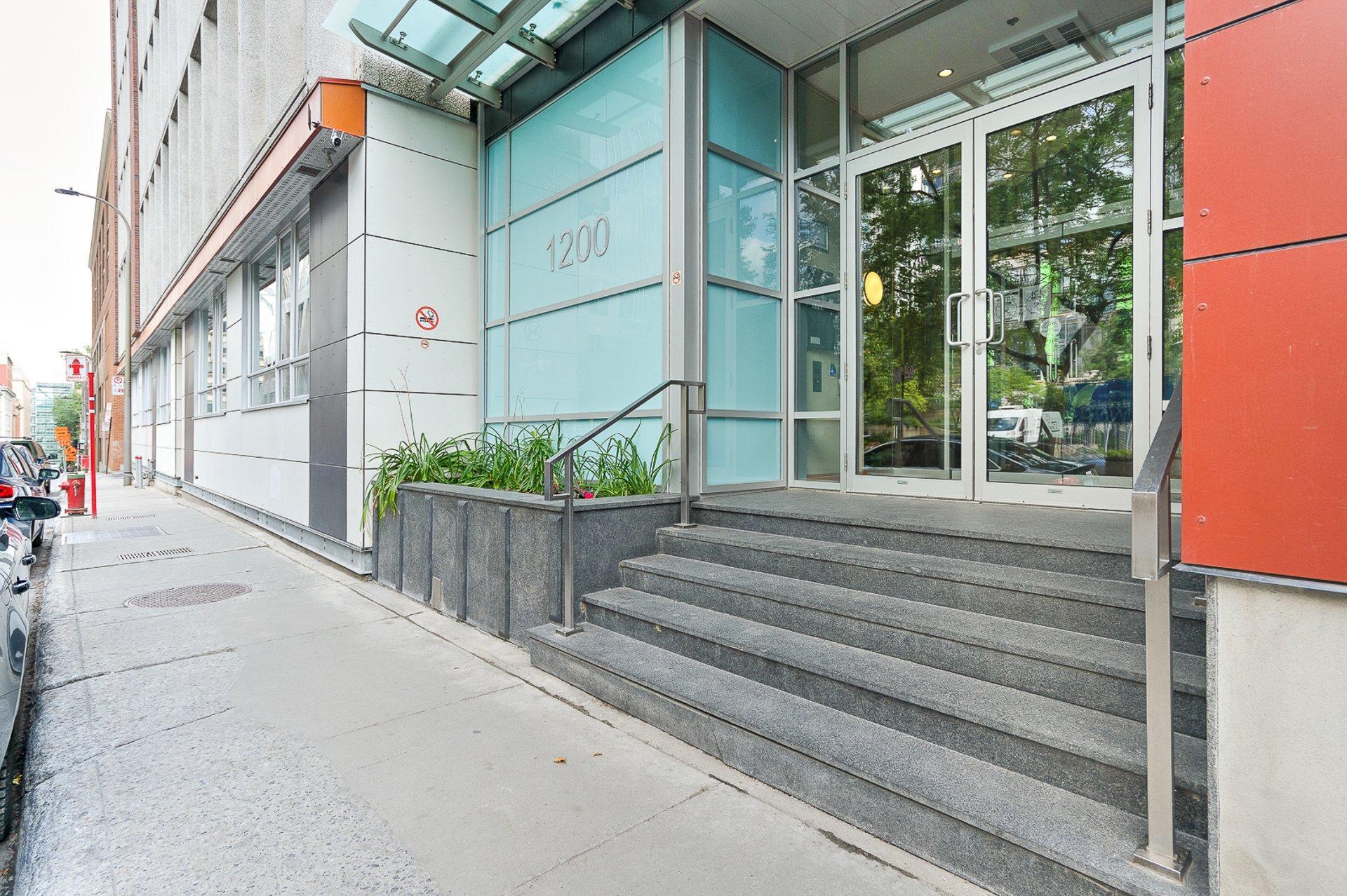 









1200


Rue St-Alexandre

, 119,
Montréal (Ville-Marie),




QC
H3B3H5

