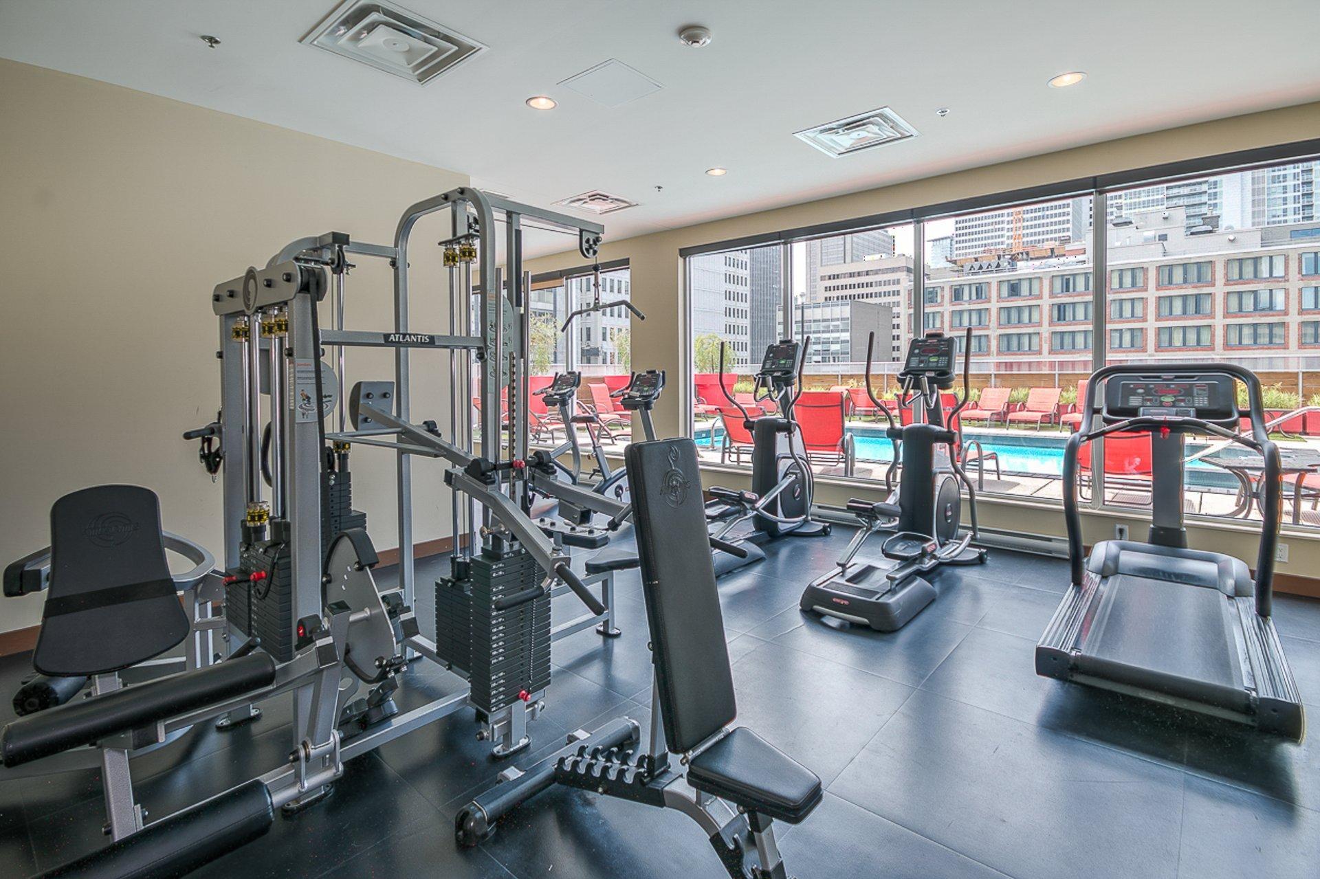 









1200


Rue St-Alexandre

, 119,
Montréal (Ville-Marie),




QC
H3B3H5

