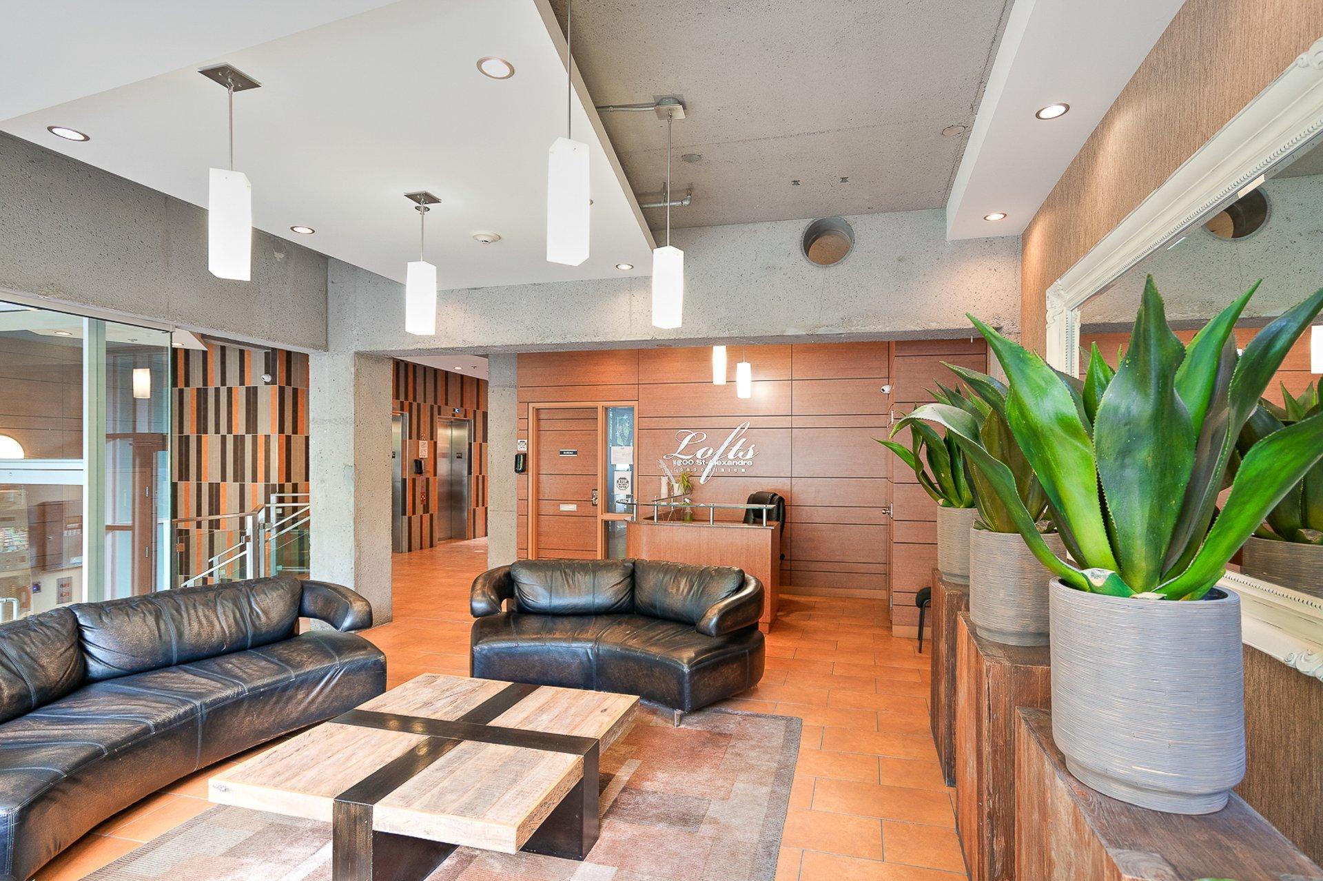 









1200


Rue St-Alexandre

, 119,
Montréal (Ville-Marie),




QC
H3B3H5

