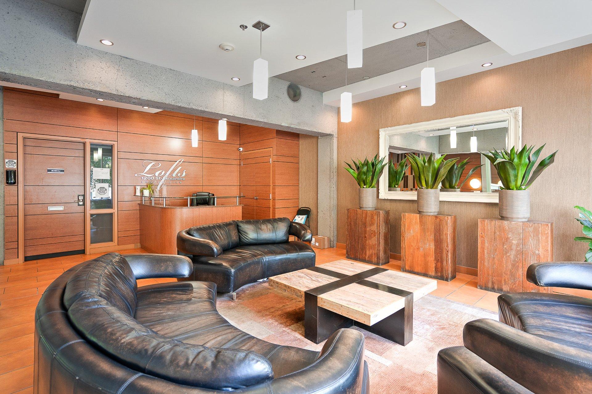 









1200


Rue St-Alexandre

, 119,
Montréal (Ville-Marie),




QC
H3B3H5

