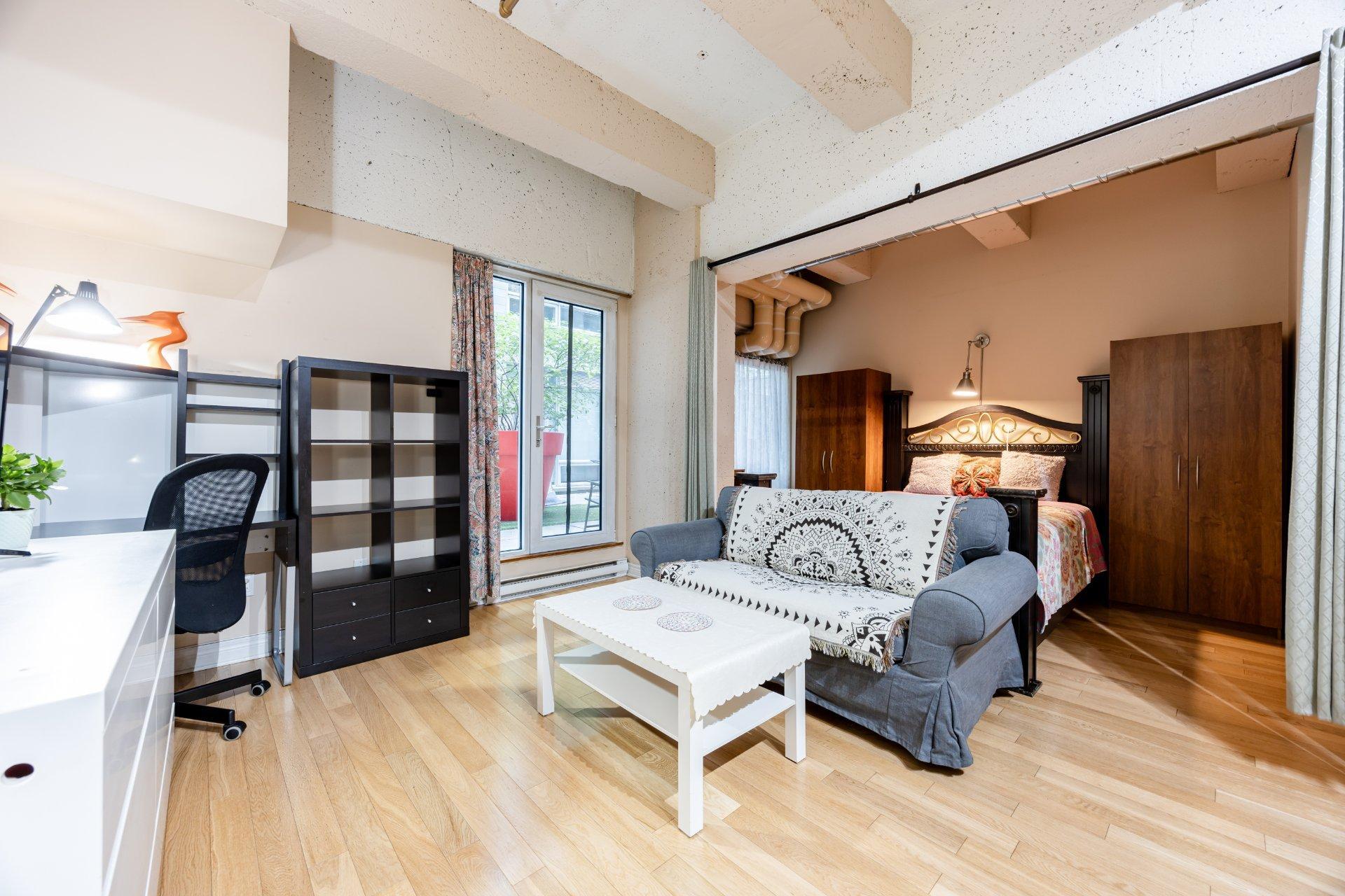 









1200


Rue St-Alexandre

, 119,
Montréal (Ville-Marie),




QC
H3B3H5

