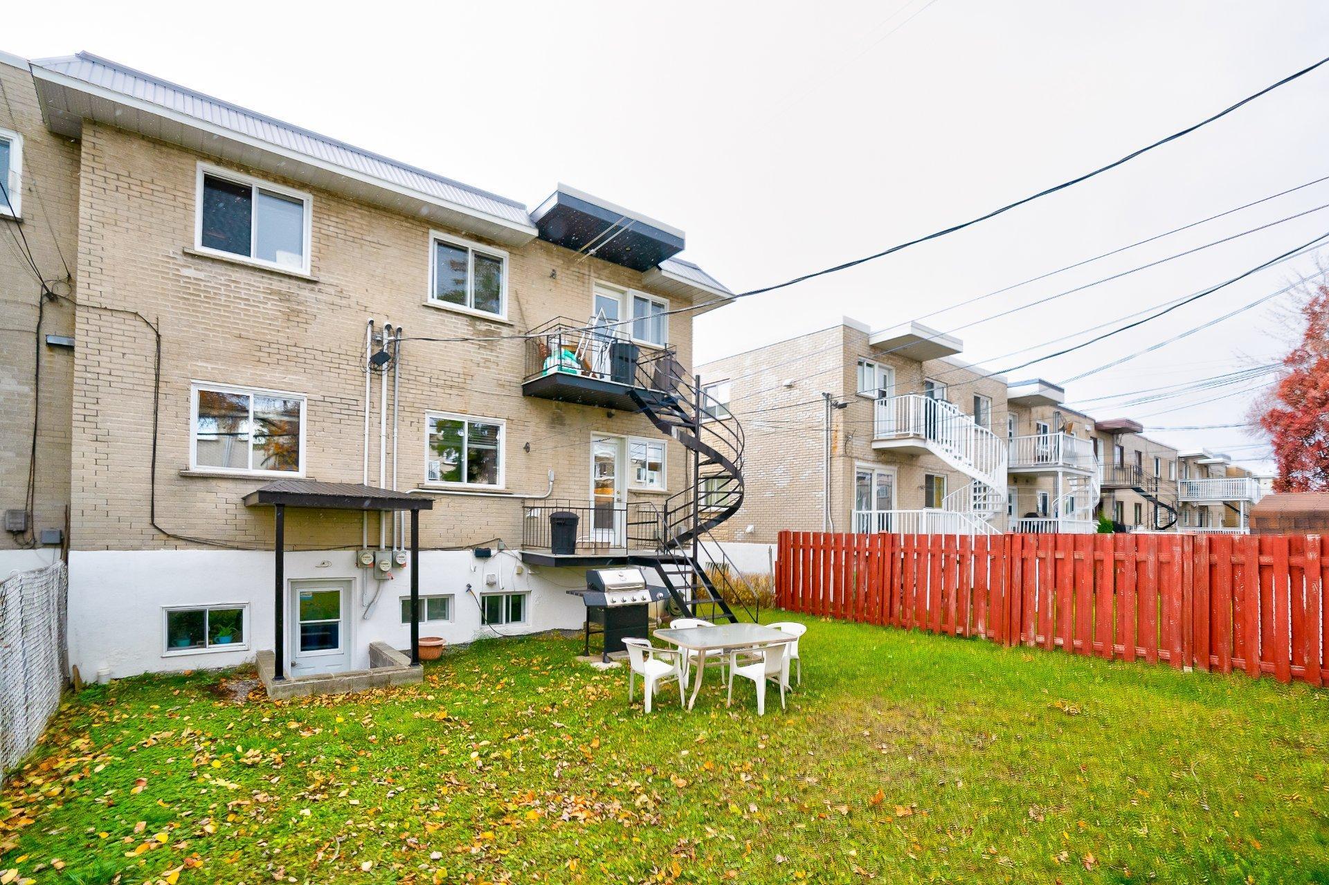 









7339

 - 7343


Av. de Fougeray

,
Montréal (Anjou),




QC
H1K3K2

