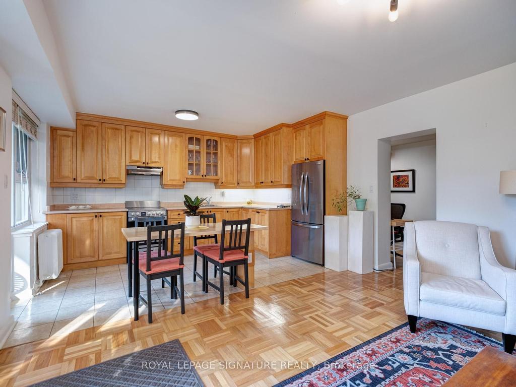 









8


Corinth

Gardens, 3,
Toronto,




ON
M4P 2N5

