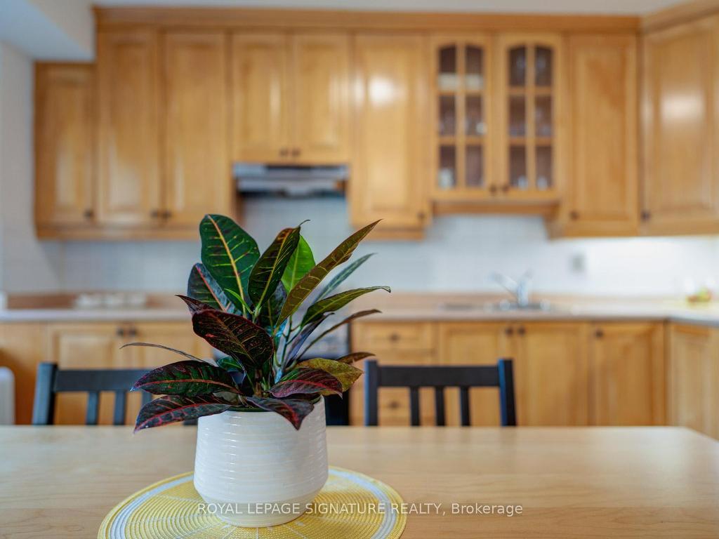 









8


Corinth

Gardens, 3,
Toronto,




ON
M4P 2N5

