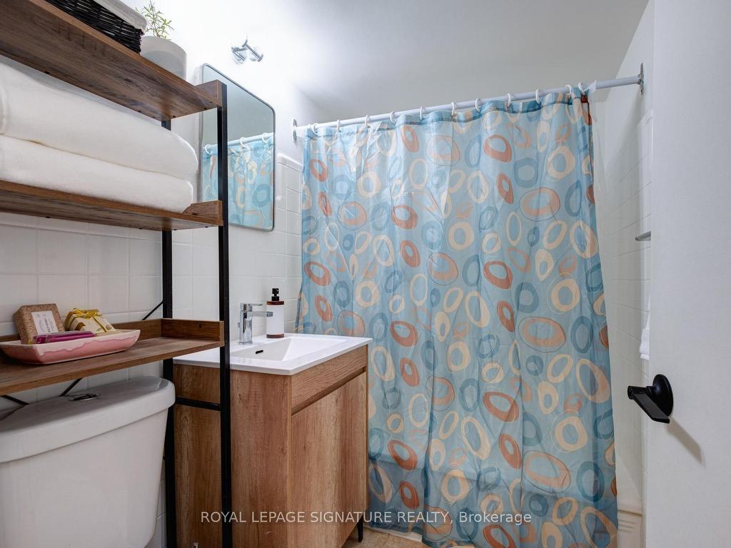 









8


Corinth

Gardens, 3,
Toronto,




ON
M4P 2N5

