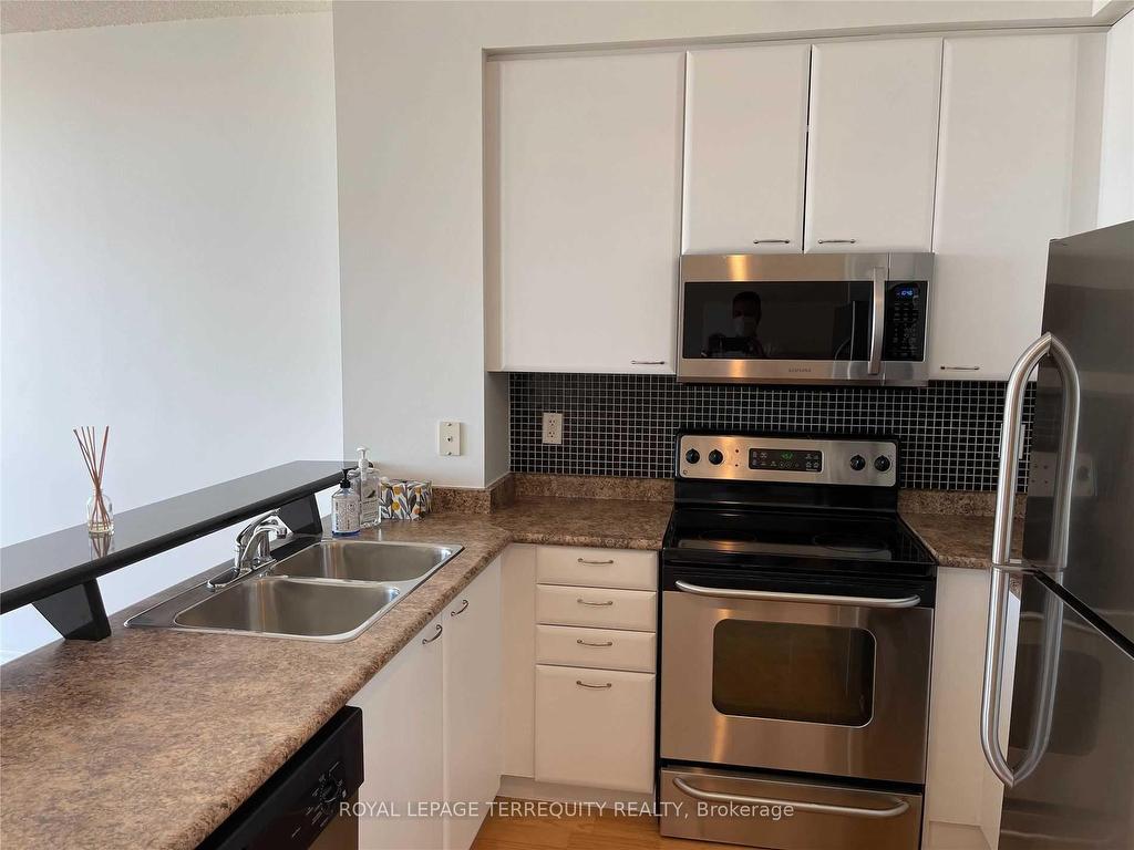 









220


Burnhamthorpe

Road West, 2610,
Mississauga,




ON
L5B 4N4

