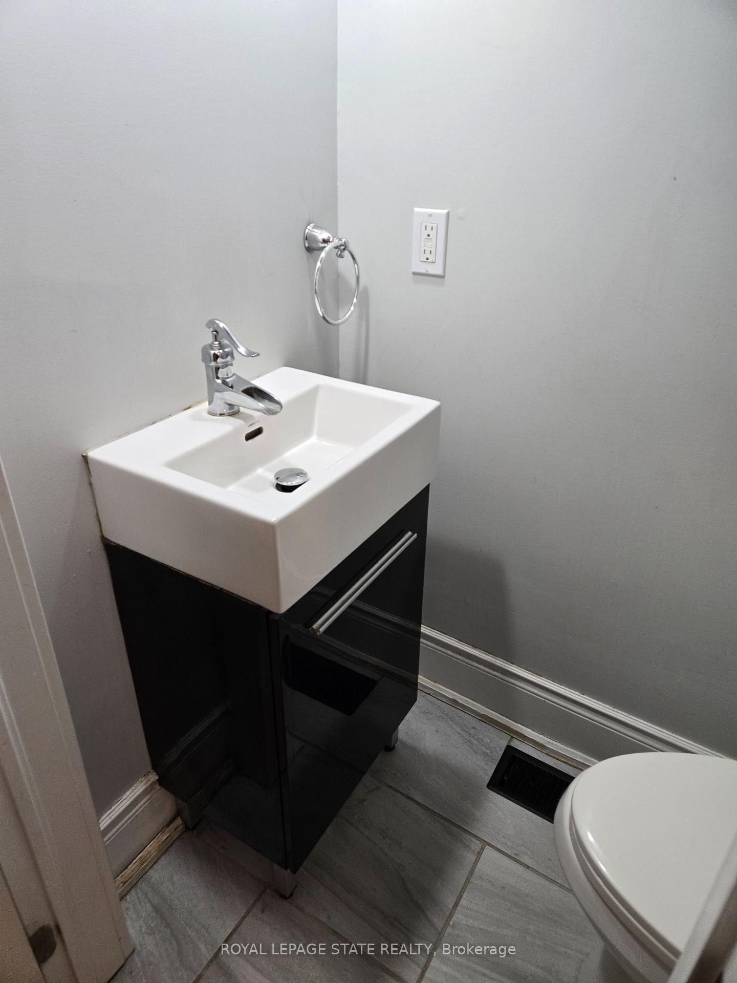 









22


Burlington

Street East,
Hamilton,




ON
L8L 4G2

