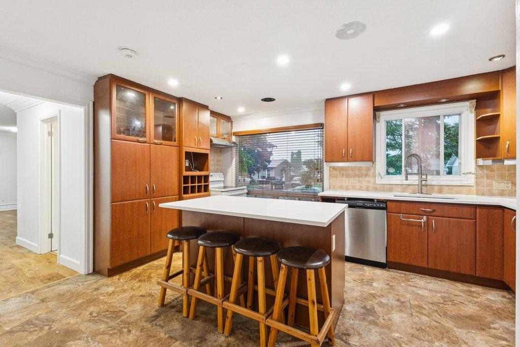 









484


Rue Sylvestre

,
Gatineau (Gatineau),




QC
J8P6E2

